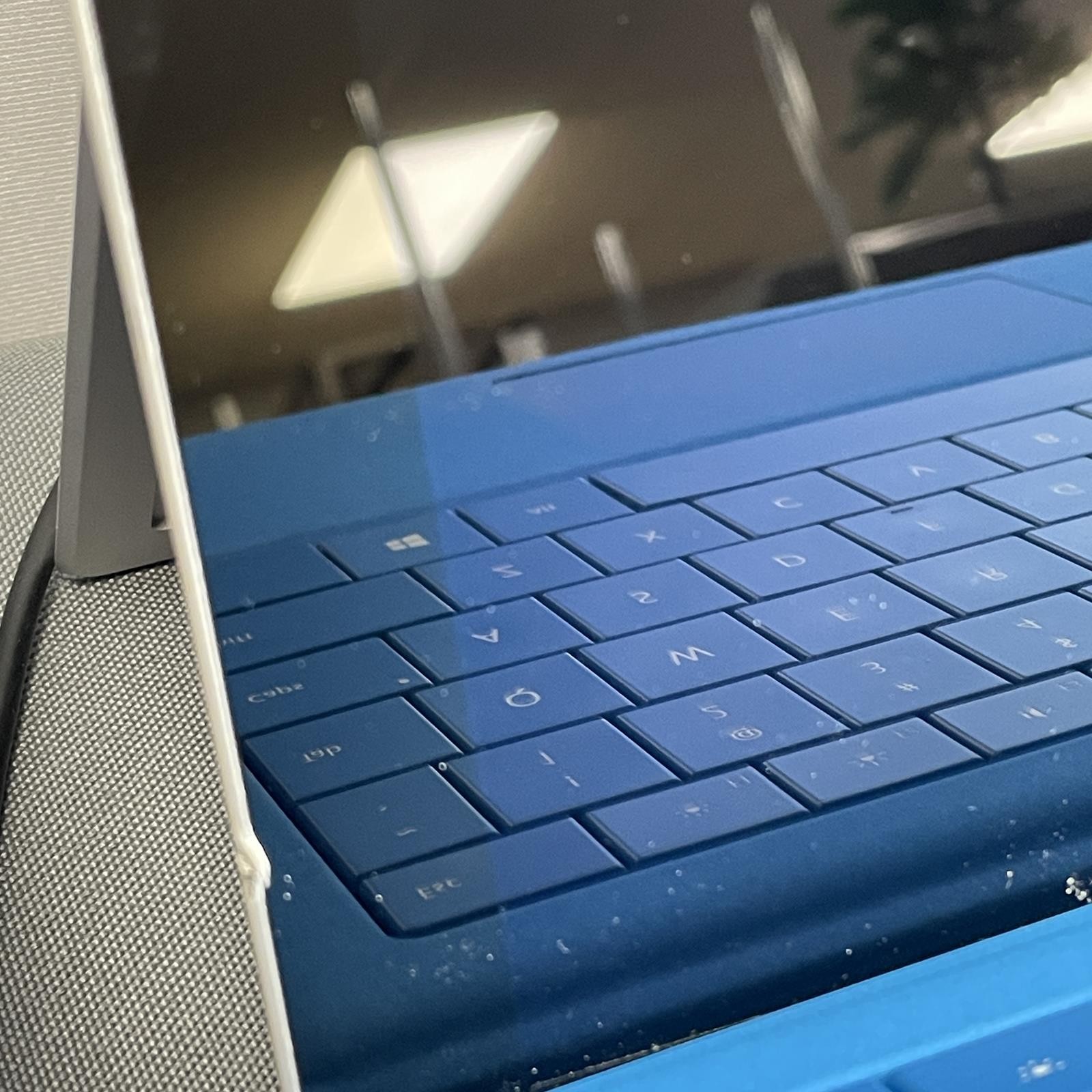 Lot of 6 | MICROSOFT Surface Pro 3, i3 / i5 4th Gen 4GB / 8GB RAM | AS-IS (READ)