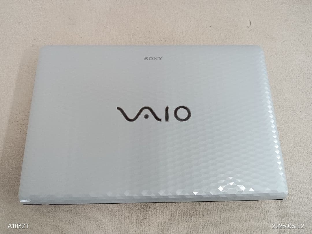 SONY VAIO PCG-71B11N Laptop Core i5 White Used Japan Genuine