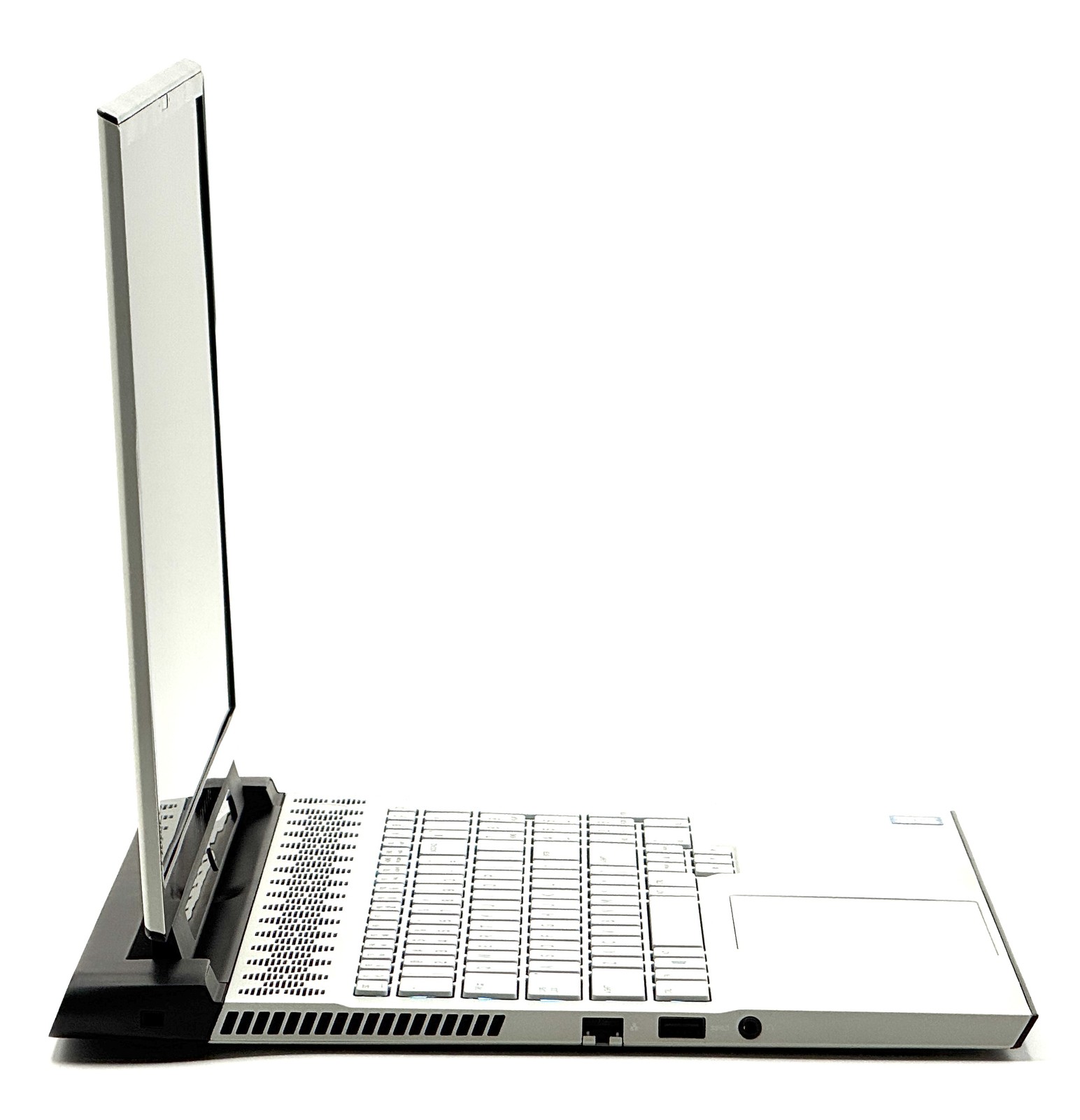 Alienware m17 R2 – 17.2 FHD – i7-9750H – 16GB RAM – RTX 2060 – 512GB NVME