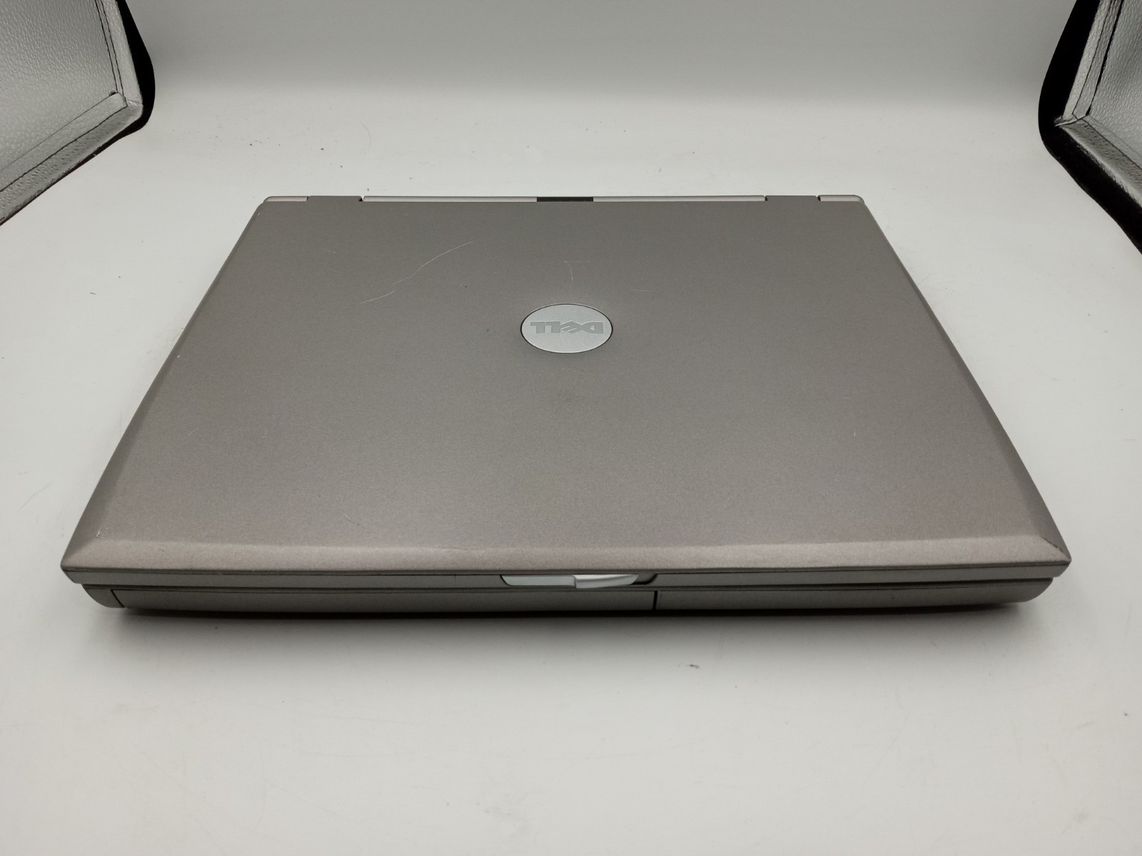 Dell Latitude D400 12.1″ Intel Pentium M 512MB RAM 60GB HDD WinXP – READ -RR