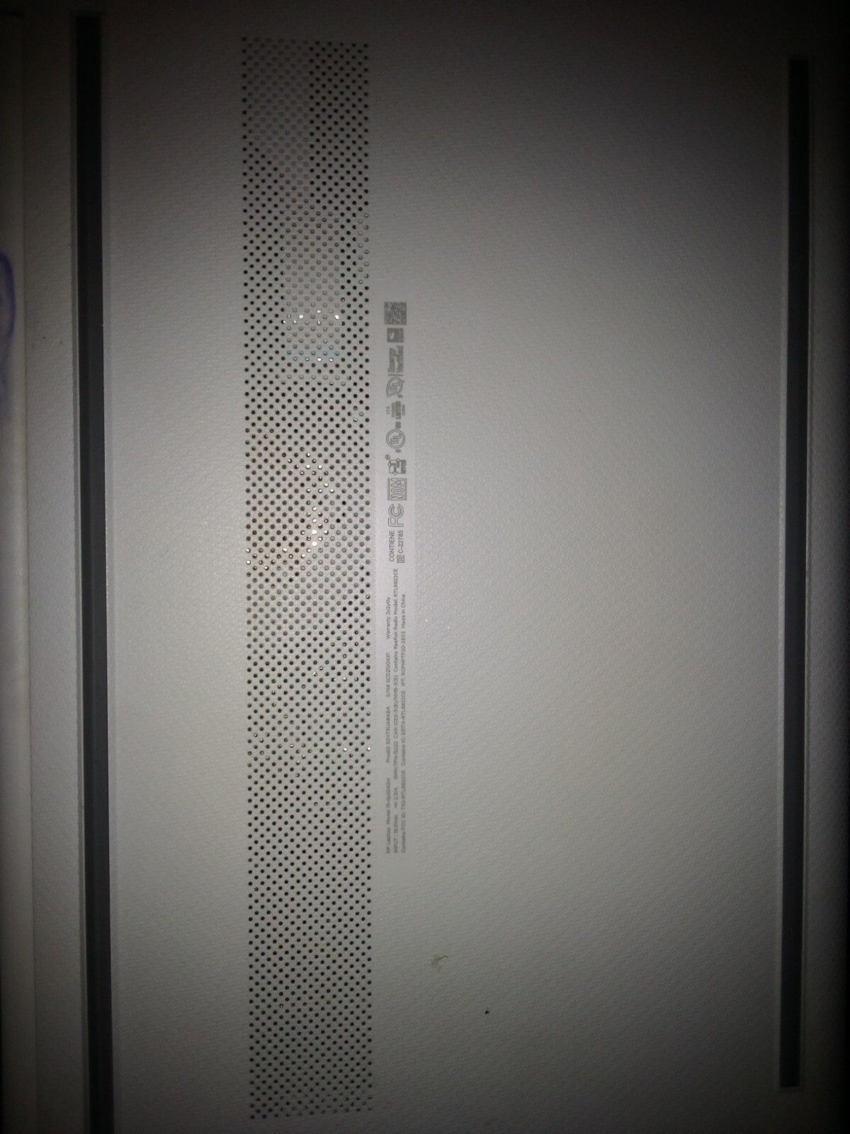 hp laptop 15dy2042nr Snow White(Busted Screen) But Comes With Monitor And HDMo