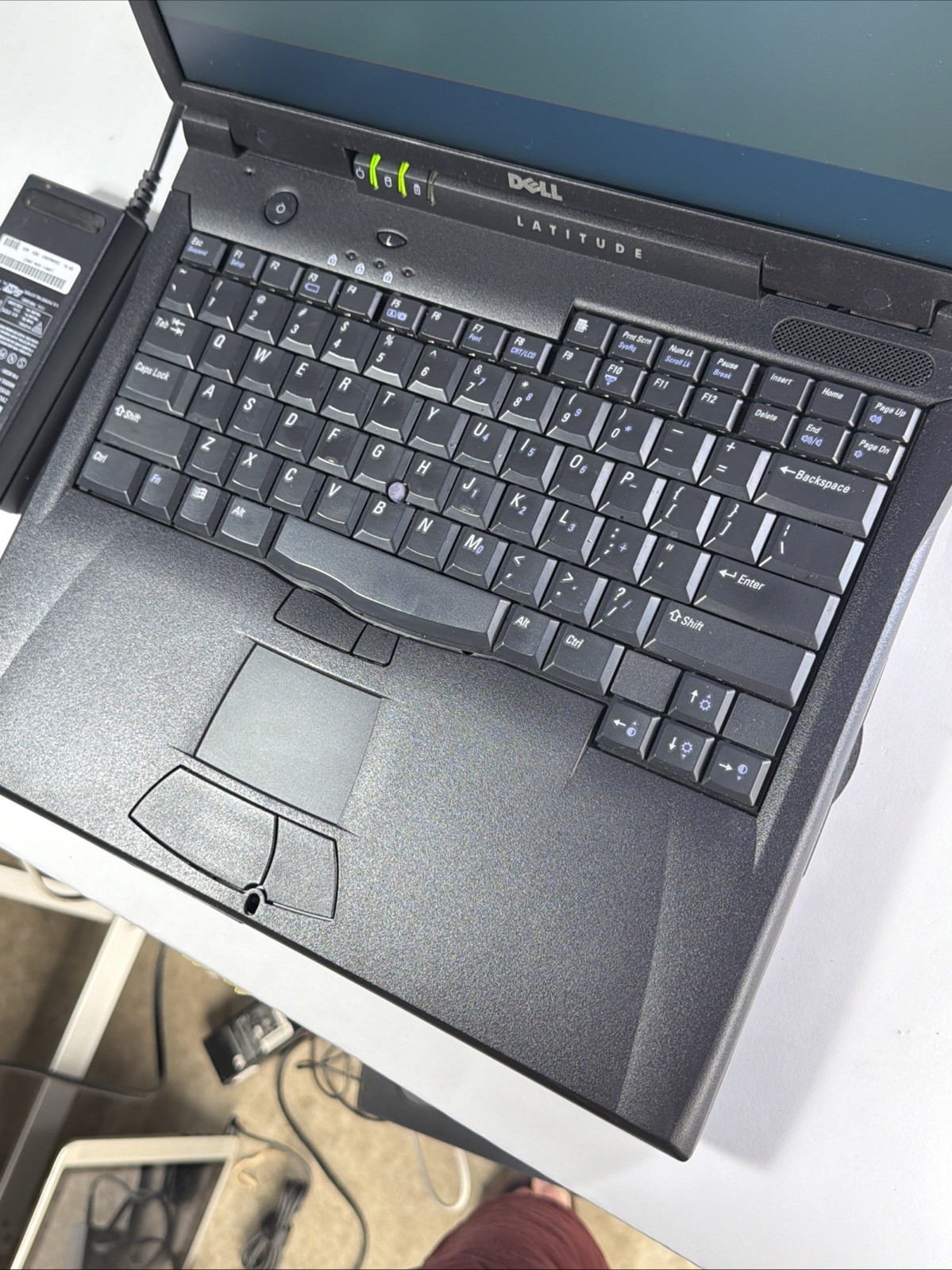 Dell Latitude C840 Windows XP Laptop 15″ Penitum 4, 1400×1050 HD LCD, Floppy, CD