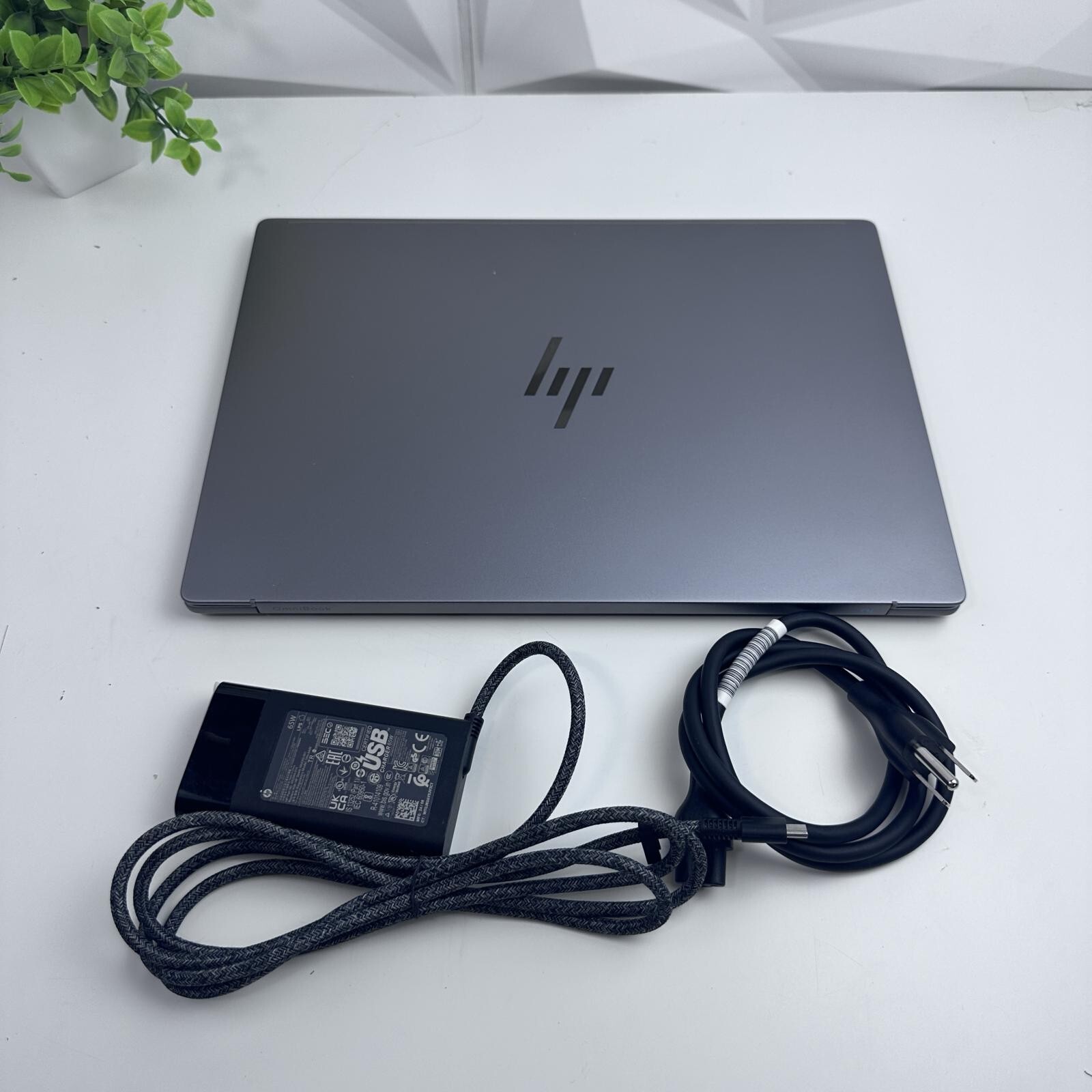 HP – OmniBook X Copilot+ PC 14″ 2.2K Touch Laptop, Snapdragon X Elite, 16GB, 1TB