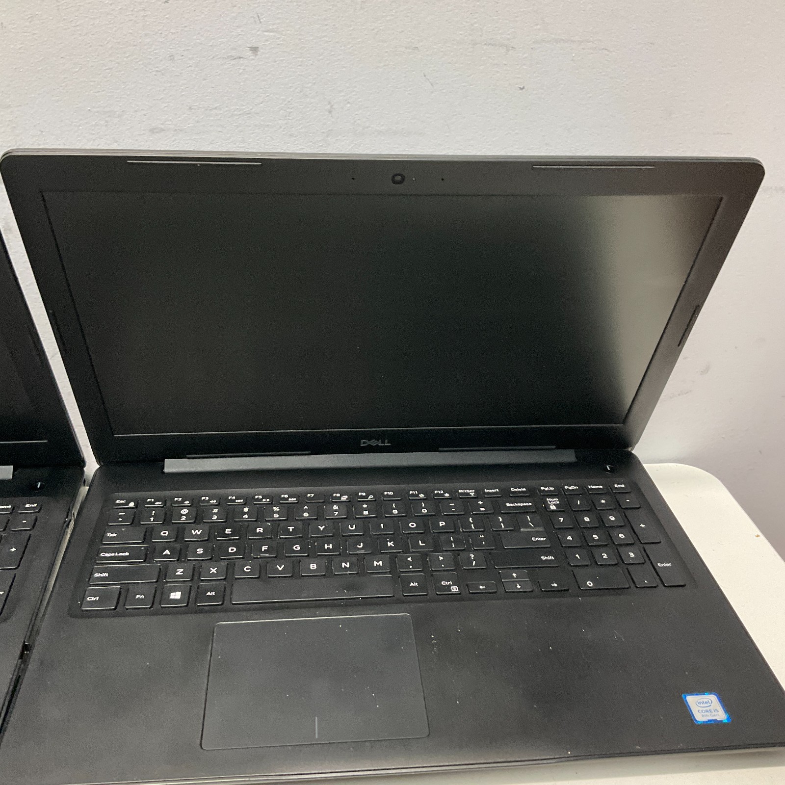 Lot of 3 DELL LATITUDE 3590 15.6″ Intel Core i5-8265U Laptop BROKEN LCD AS IS