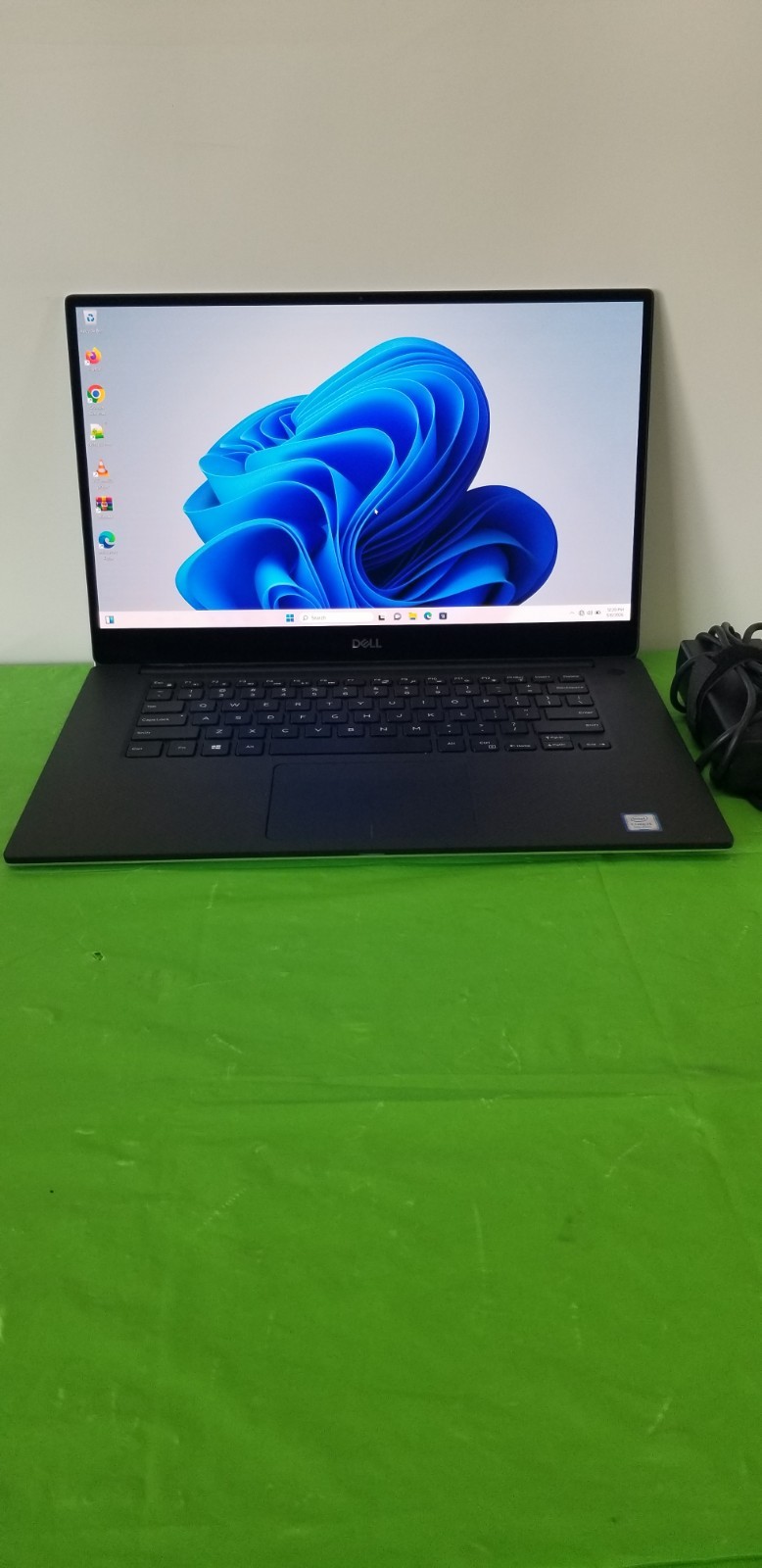 Dell XPS 15 7590 – Intel i5-9300H 2.40GHz — 32GB RAM 512GB SSD,WIN 11