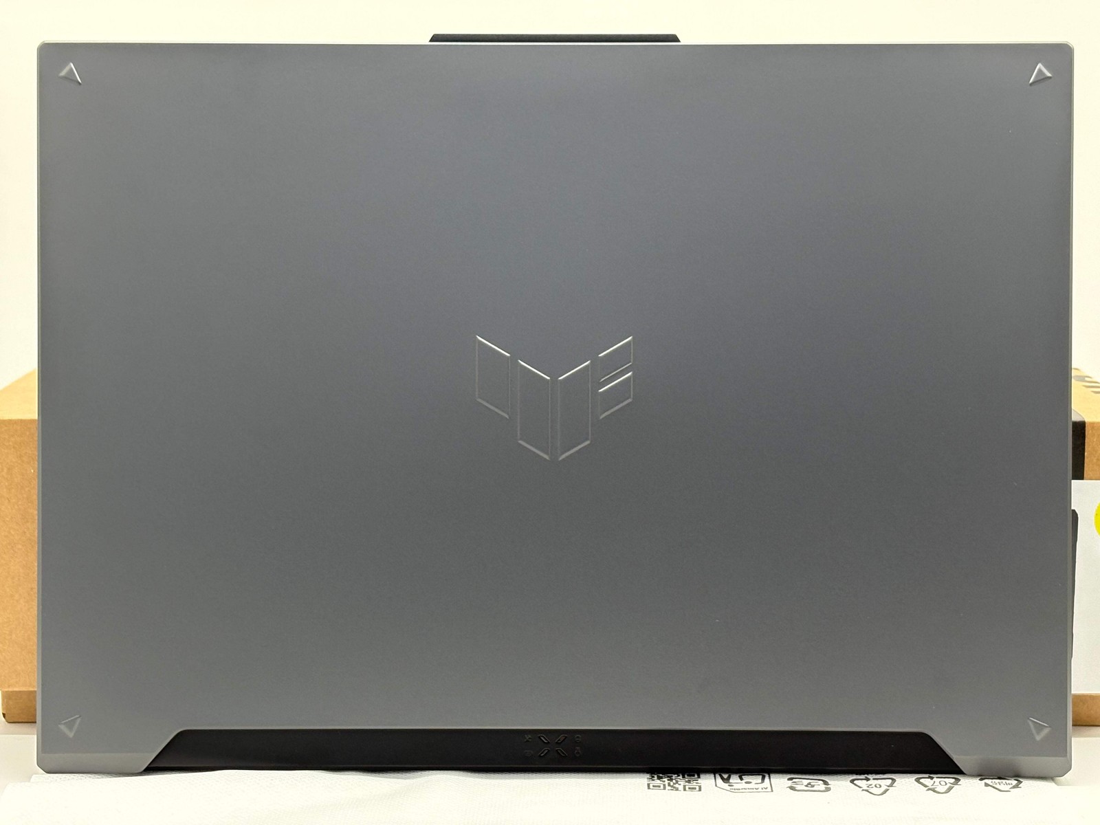 Asus TUF Gaming A16 16″ AMD Ryzen 7 7445HS RTX 4050 16GB DDR5 512GB Mecha Gray