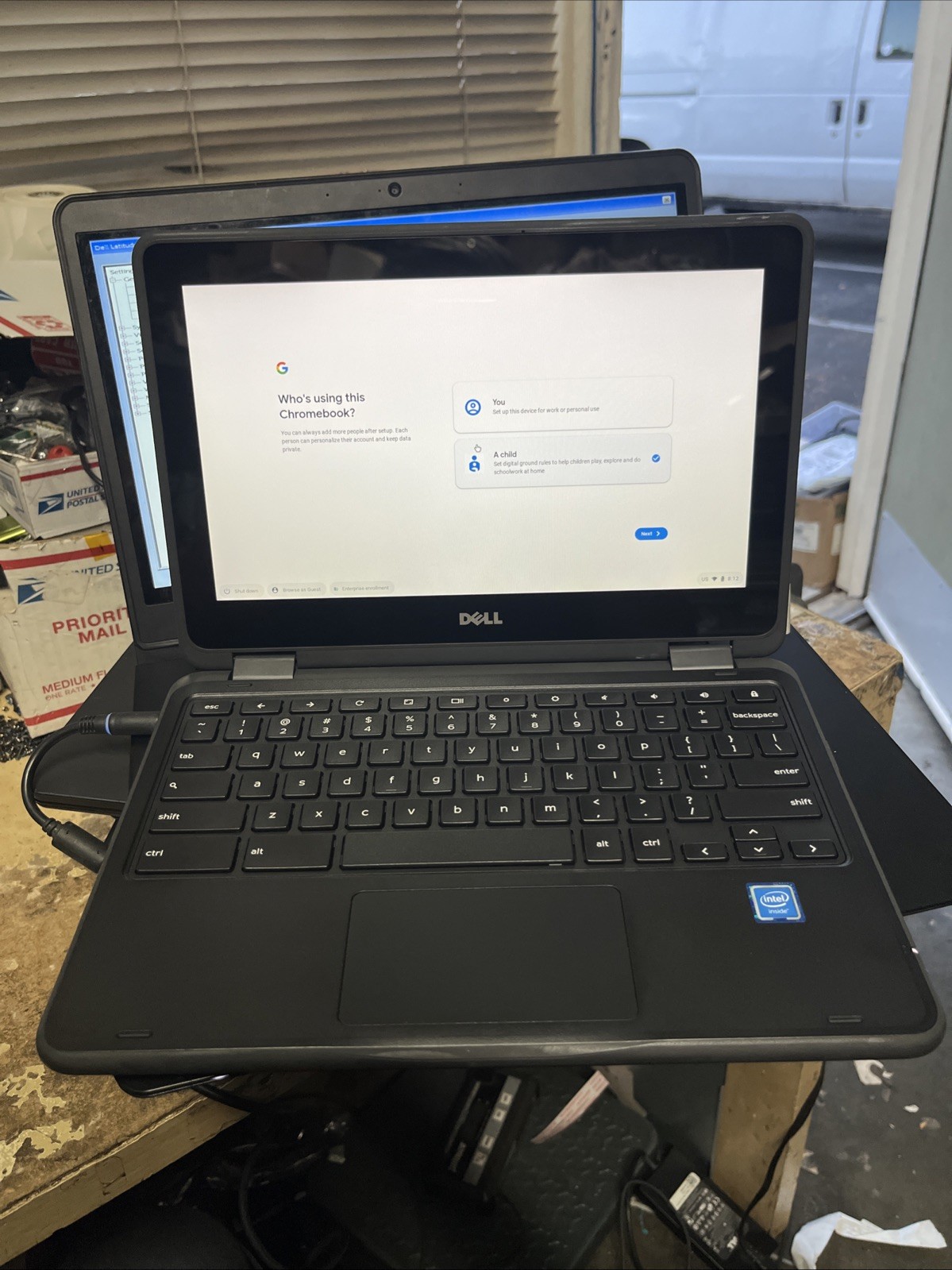 Dell Inspiron 3189 2-in-1 P26T Touch Screen Chromebook 4GB RAM 32GB + Charger