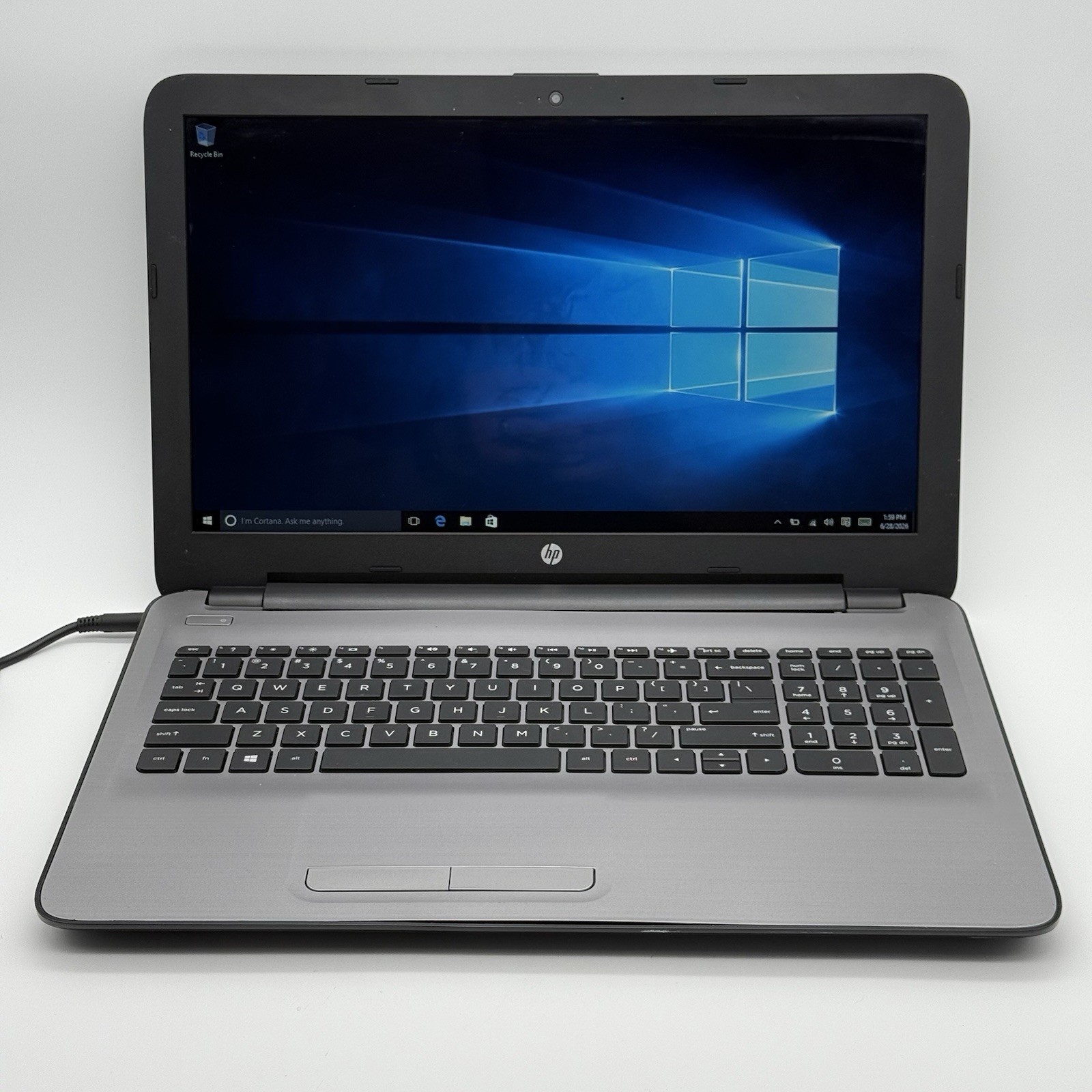 HP 15-ba113cl 15.6″ AMD Quad-Core A10-9600P APU Radeon R5 1TB Windows 10 Laptop
