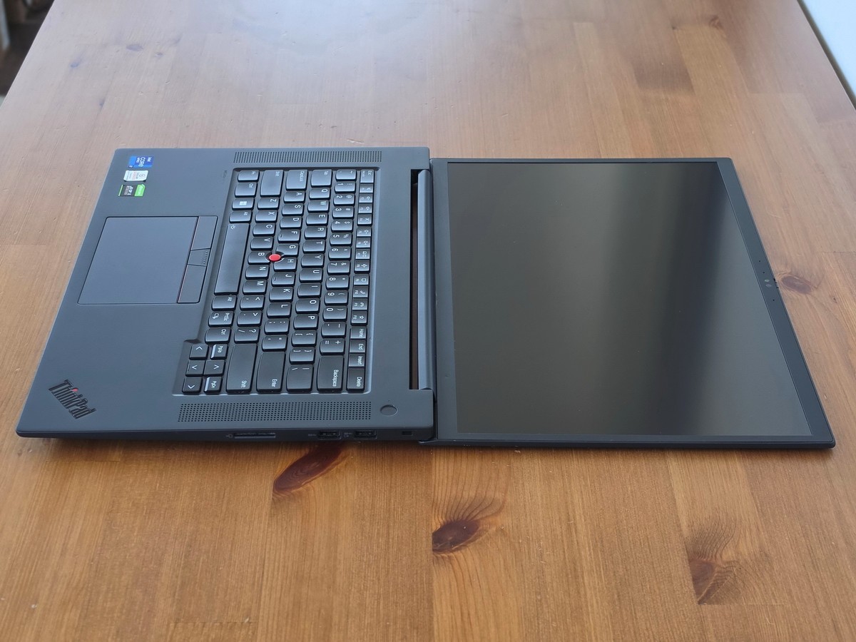 Lenovo ThinkPad X1 Extreme Gen 4 i7-11850H 16″ 4K 3840×2400 16GB NVIDIA RTX 3050
