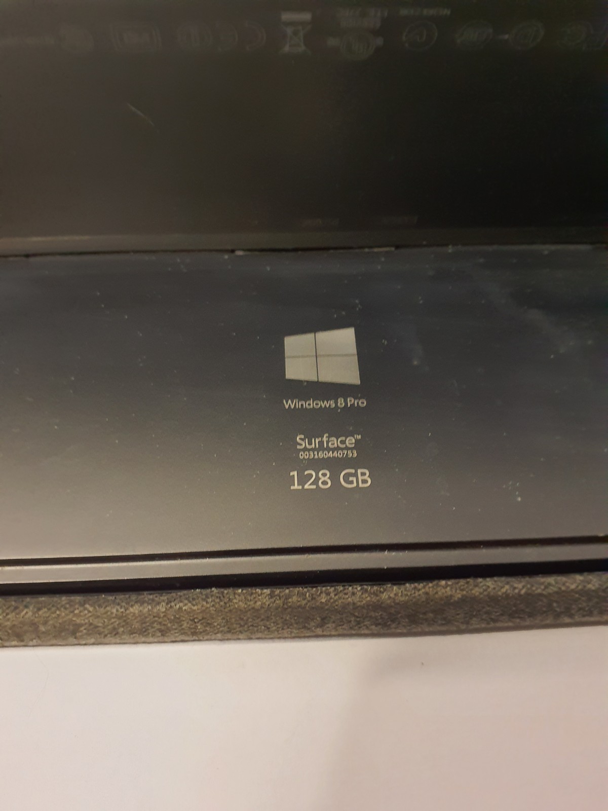 Microsoft Surface Pro 2 1601 10.6in (128GB SSD, Intel Core i5-4300U, 1.90…