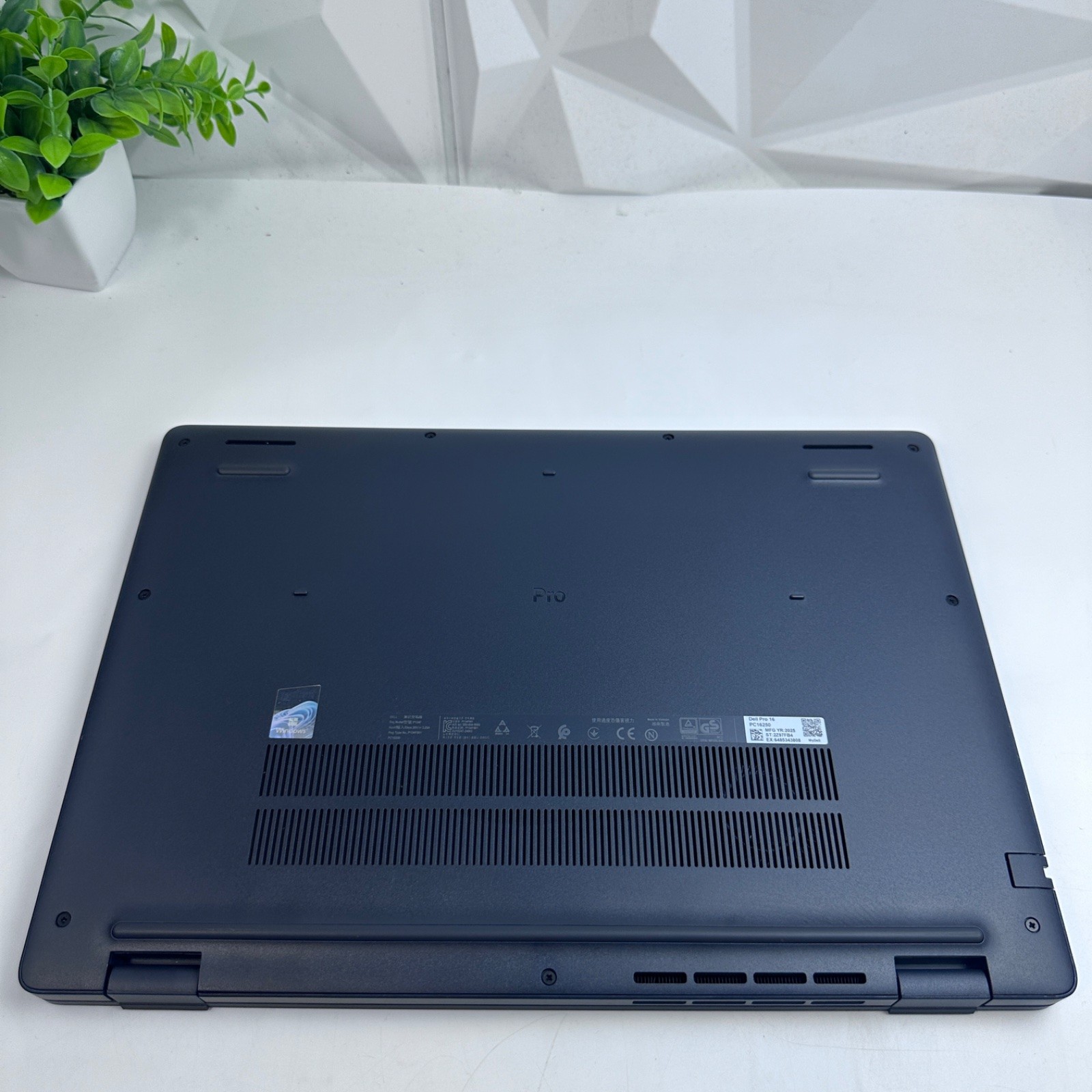 Dell Pro 16 PC16250 Laptop, 16″ FHD+, Intel Core 5 120U, 16GB RAM, 512GB SSD