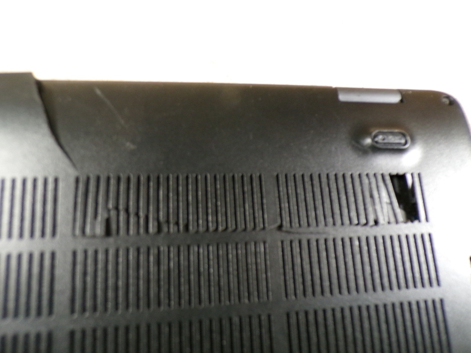 DELL LATITUDE 5500 INTEL CORE I7-8665U 1.90GHZ 8GB RAM **NO HD/ NO CADDIE/ NO OS