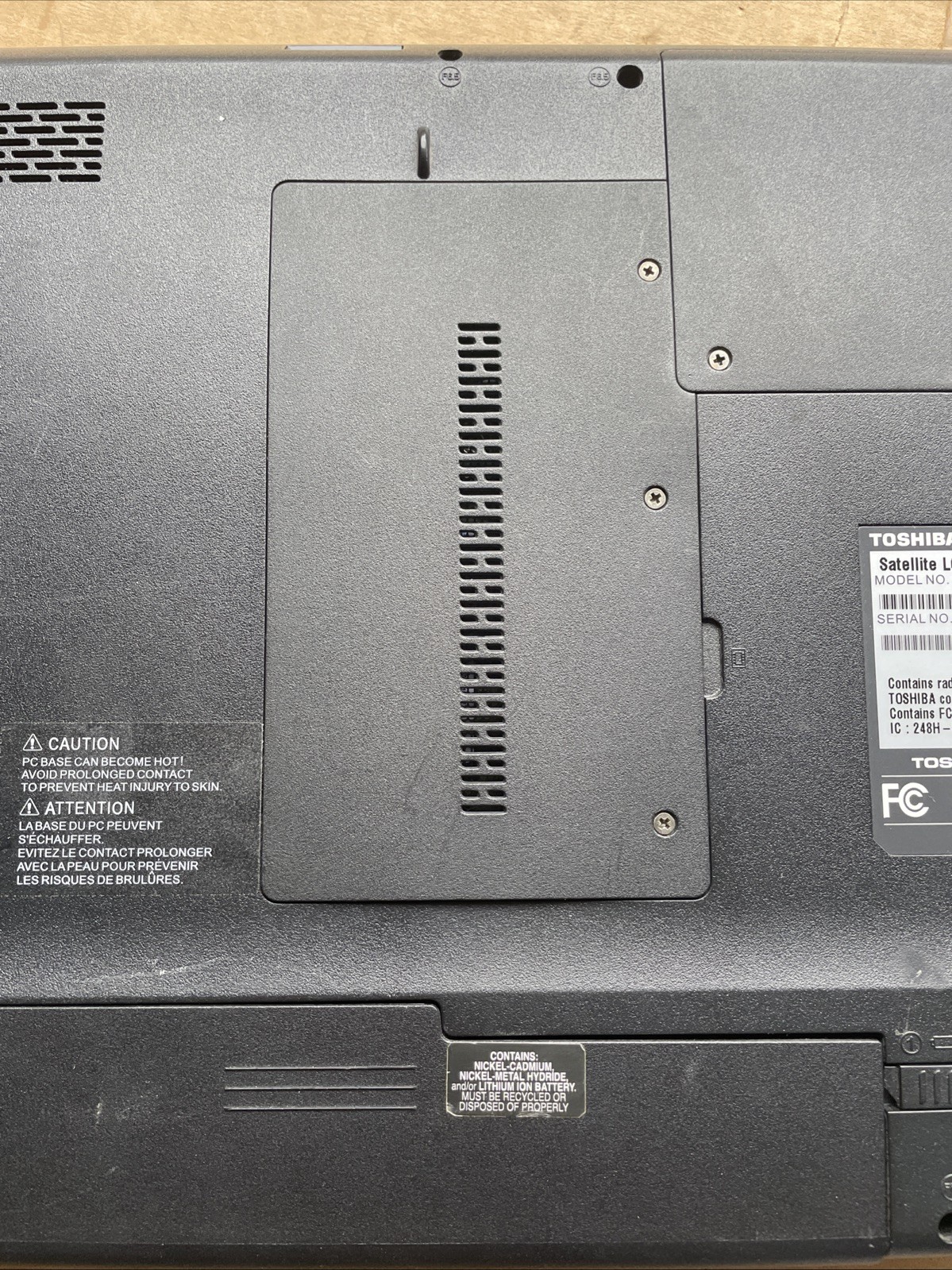 Toshiba Satellite L655D-S5050 AMD Laptop 3GB RAM No HDD *FOR PARTS* READ*