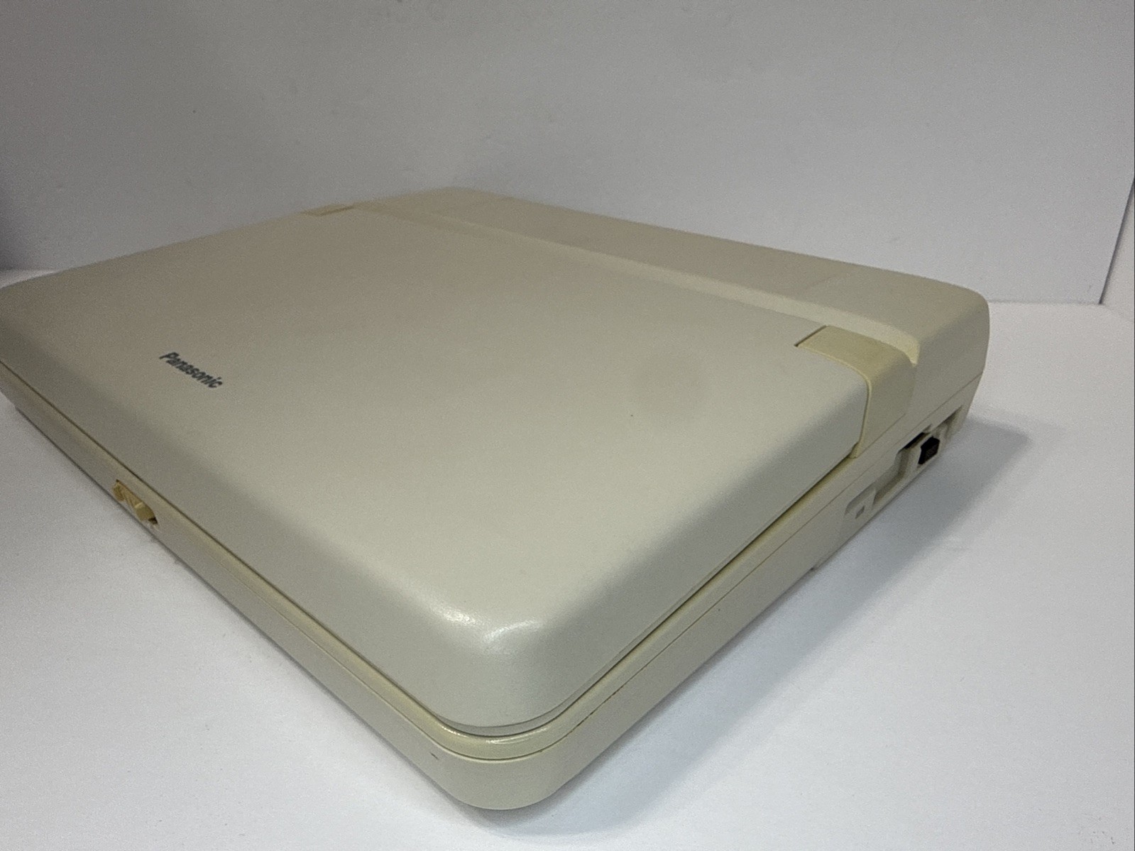 1989 Panasonic Business Partner CF-150 B Portable Computer Powers On Untested