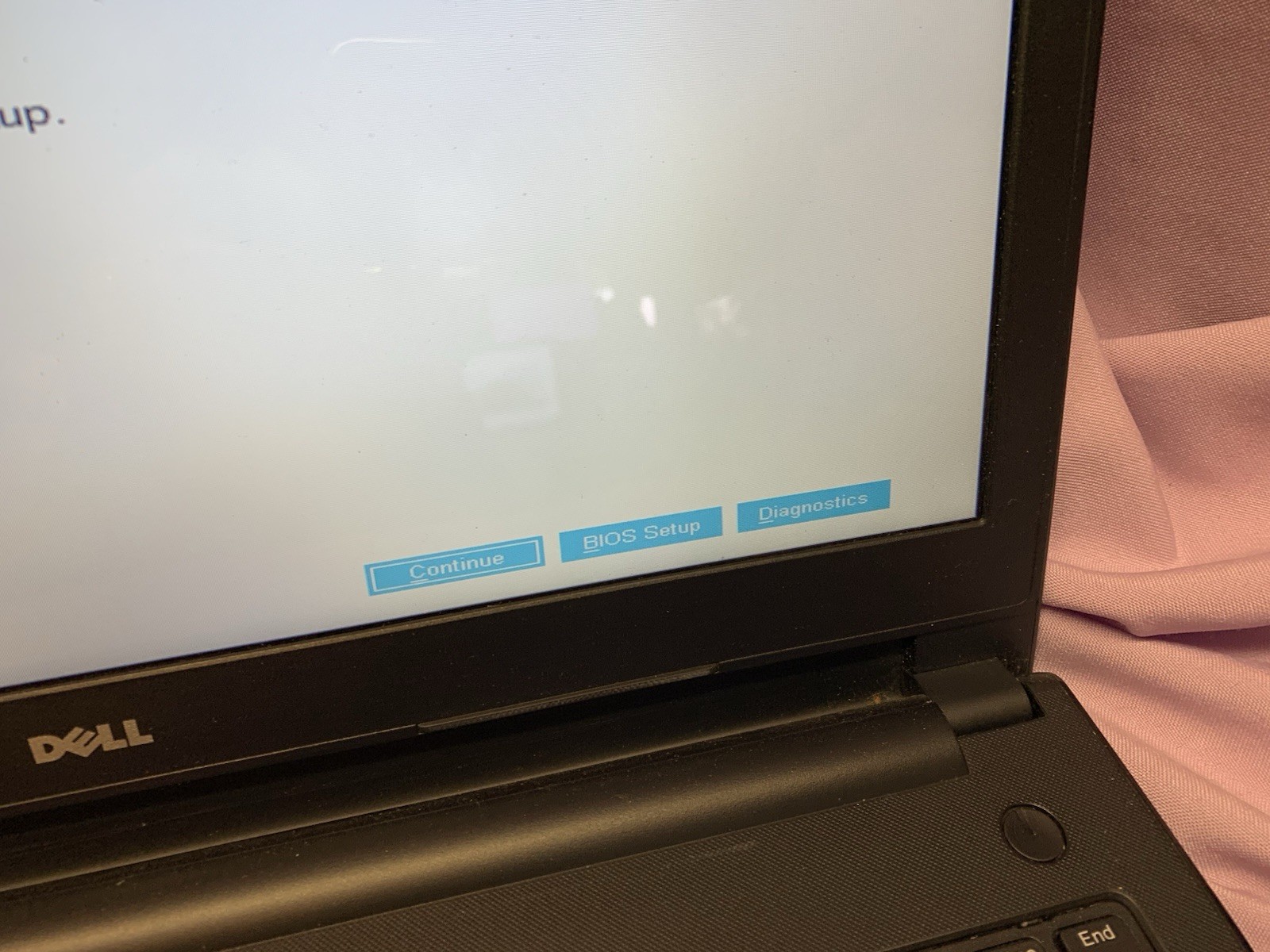 Dell Inspiron 15 P47F 15.6″ Laptop. Read Description