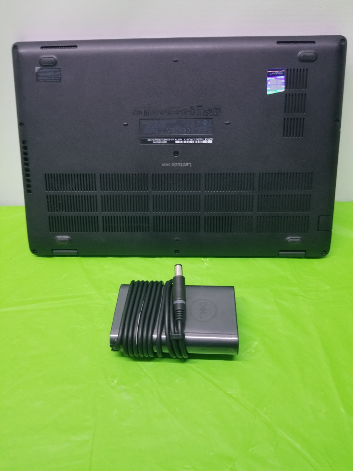 Dell Latitude 5400 14″ FHD i7-8665U 1.9GHz 512GB SSD 16GB RAM WIN 11 Pro