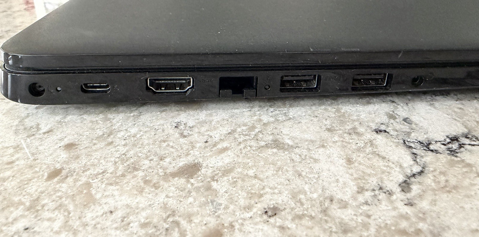 Dell Latitude 3400 14 Inch Laptop i5 8th Generation 16GB Memory 256GB SSD Win 11