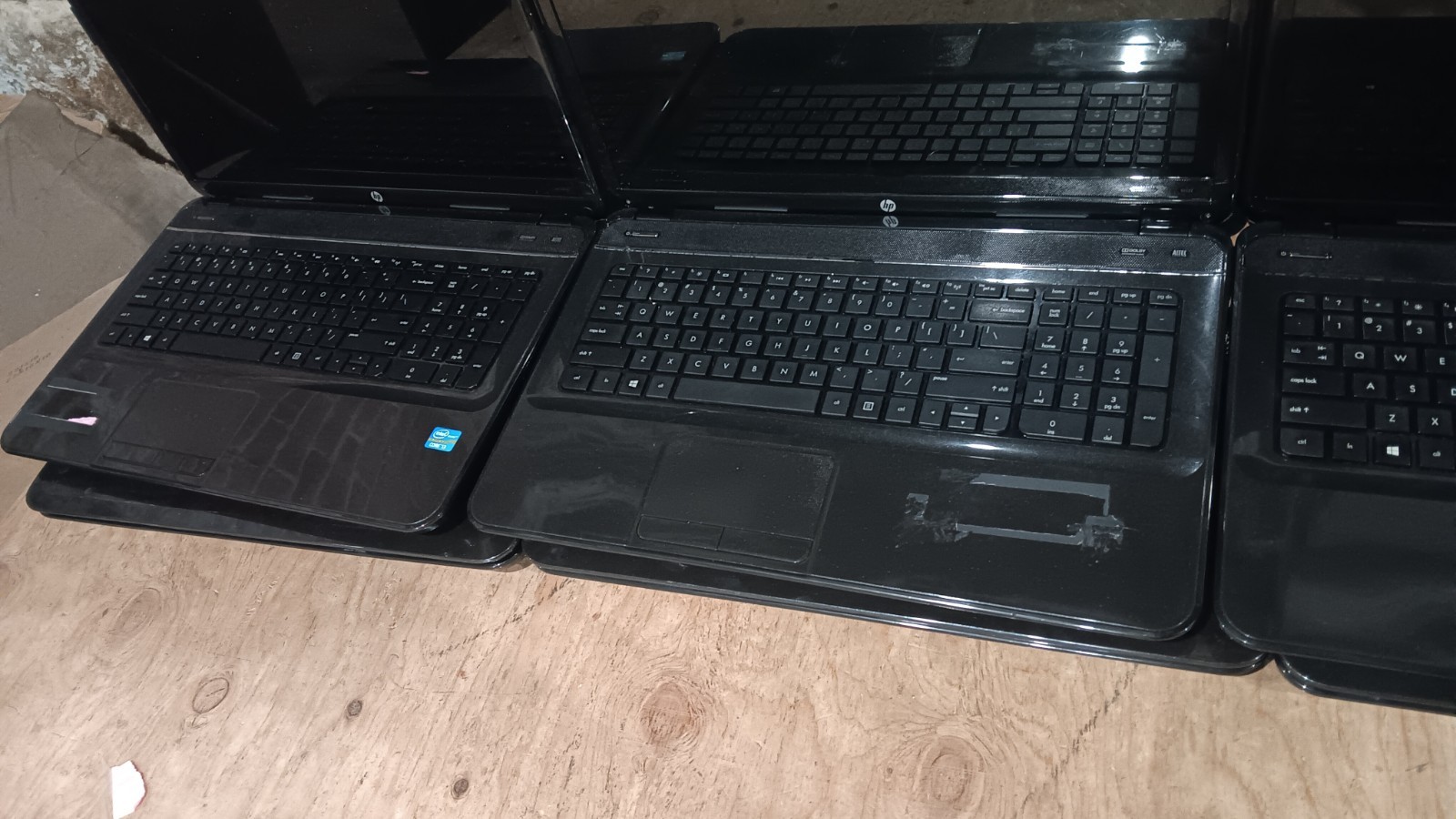 17.3″ HP Pavilion g7 Laptop Core i3-3110M @ 2.40 GHz 17.3″ LCD Screen AC Adapter