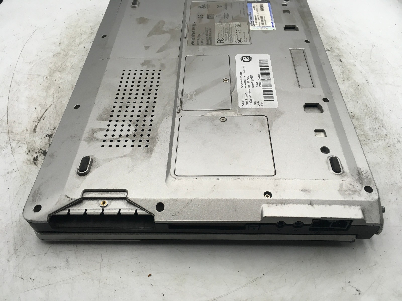 EMACHINES M5305 -FOR PARTS/BROKEN HINGE- AMD Athlon XP-M 2200 – NO RAM -READ-BB
