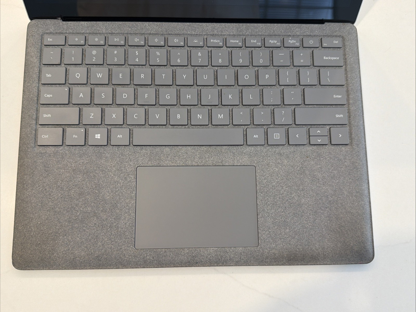 Microsoft Surface Laptop 2 Model 1769 Intel i5-8350U 8GB 256GB SSD Silver W10P