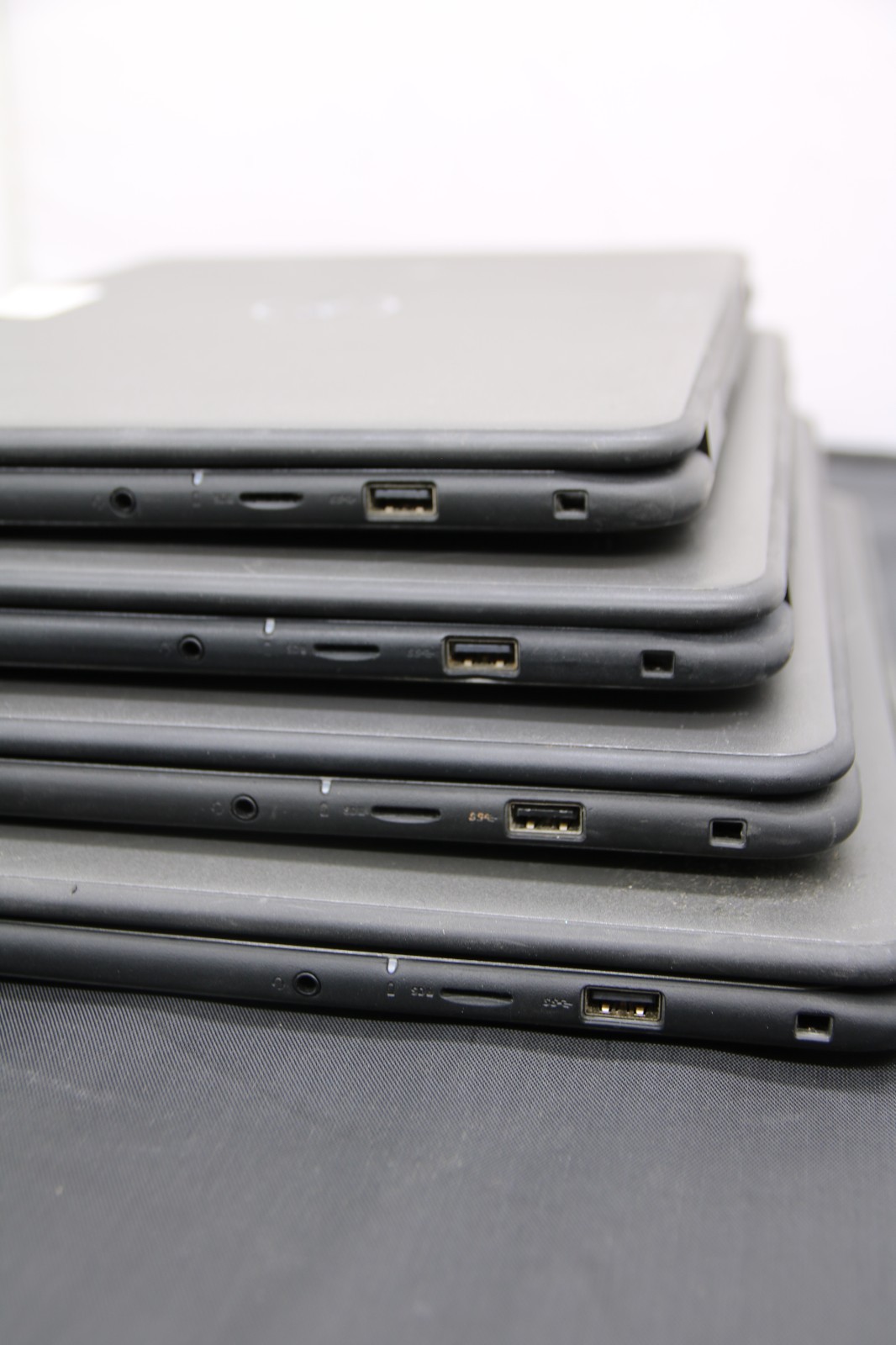 Dell Latitude 3310 – i3-8145U – 8GB, 128GB, Windows 11, 13.3″ +ADP – Lot of 4