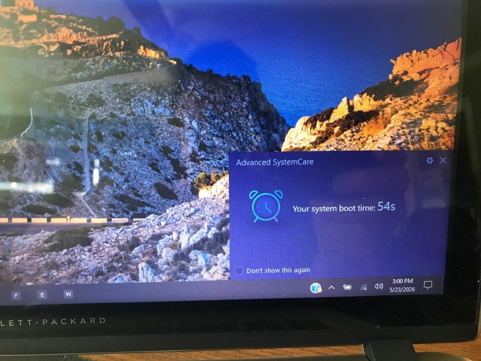 HP Laptop Compute 17.3- AMD-A-10-4-core-16GB RAM- 1TB SSD AMD Radeon R6 -Gold
