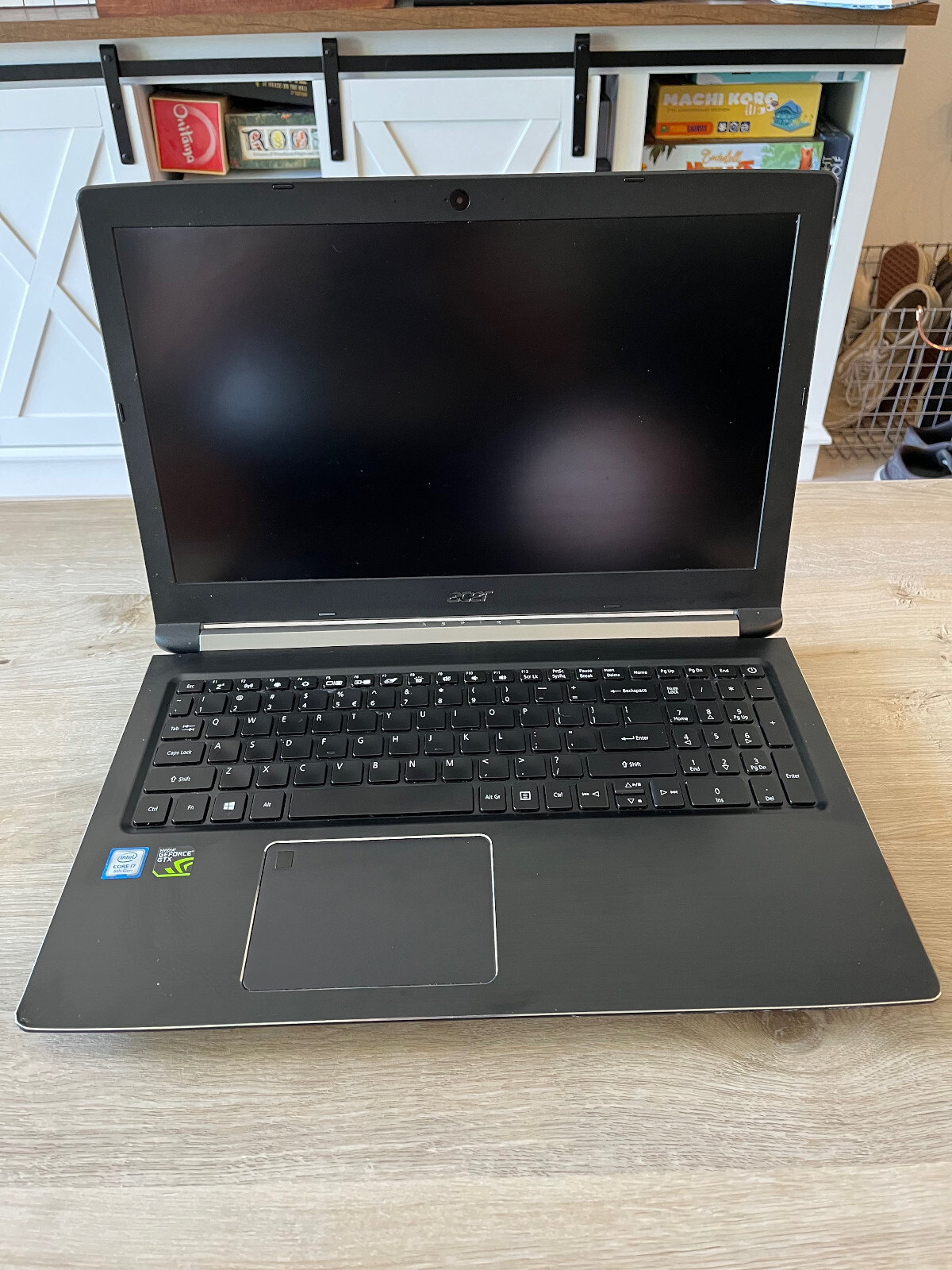 Acer Aspire 7 15.6″ (GTX 1050Ti, 1TB SSD, Intel i7-8750H, 2.2 GHz, 8GB RAM) 2018