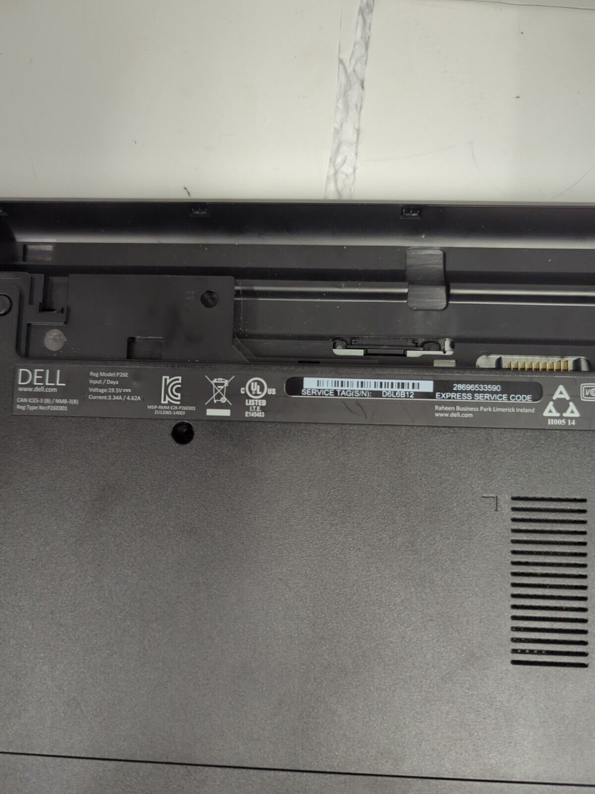 (For Parts) DELL INSPIRON 17 5000 SERIES laptop (Service Tag: D6L6B12)