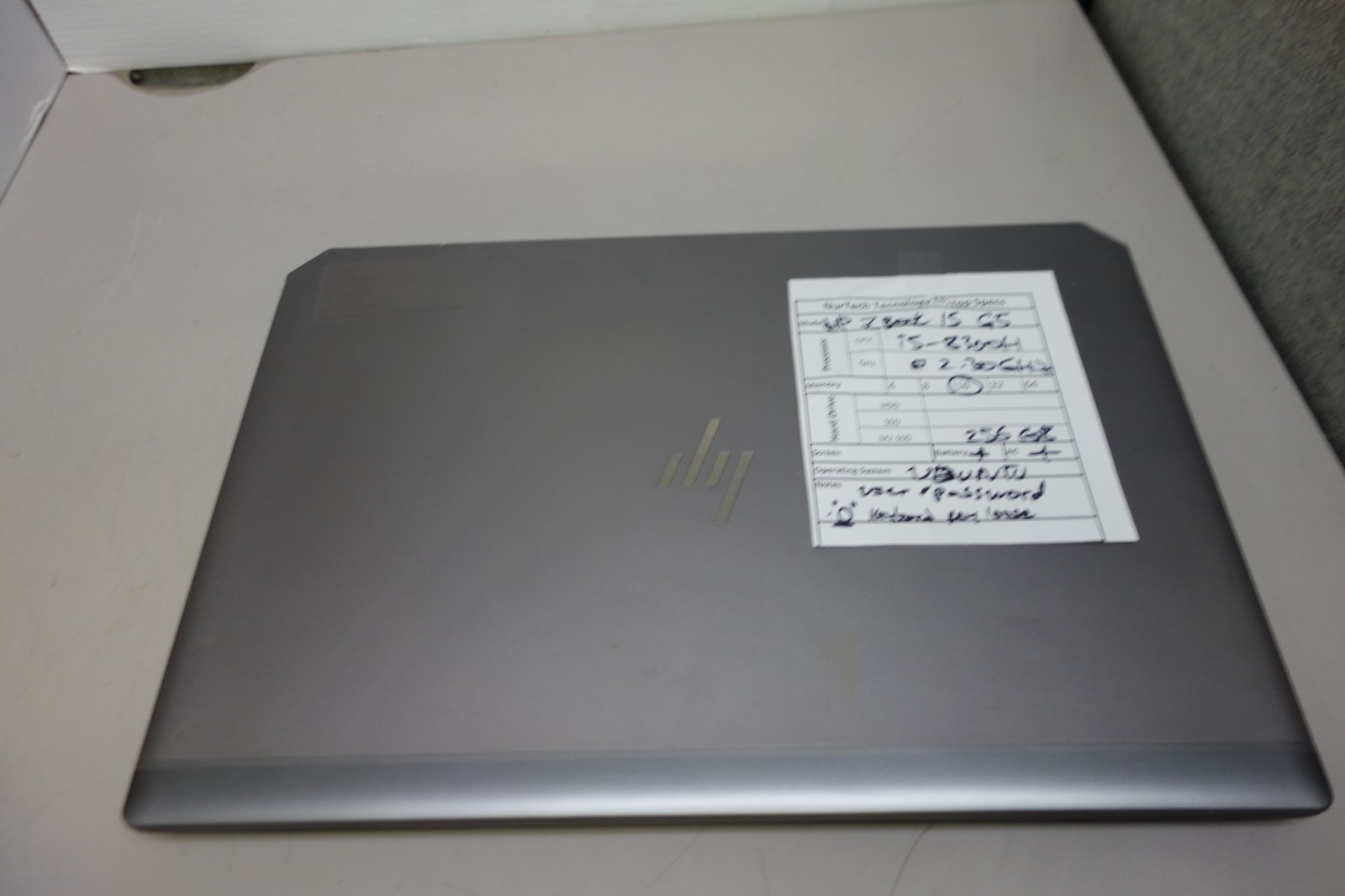 HP ZBook 15 G5 15.6″ i5-8300H 2.3GHz 16GB/256GB m2 SSD UBUNTU Laptop + AC