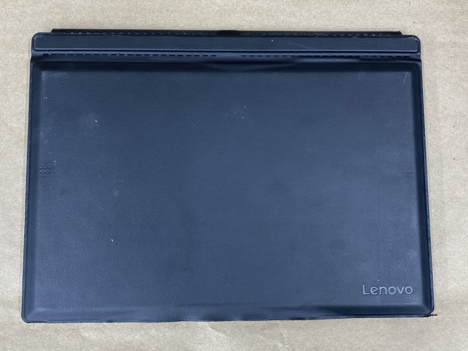 Lenovo 80QL – 12″ 2160*1440 – m5-6Y54 – 4GB – 128GB SSD – Win 10 Pro