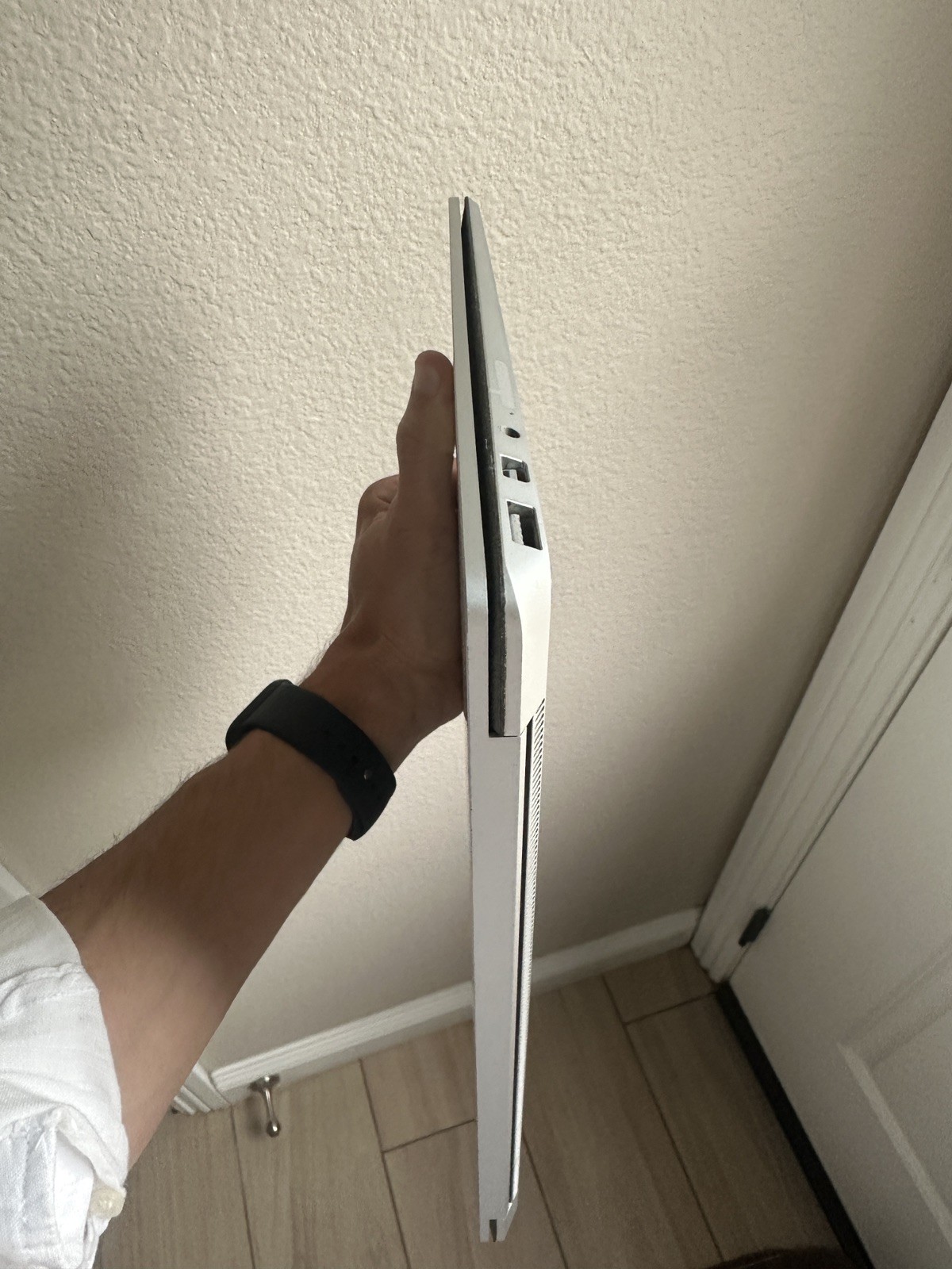 Microsoft Surface Laptop 1769 13.5″ i5-7200U 8GB RAM 128GB SSD Win 10 Pro