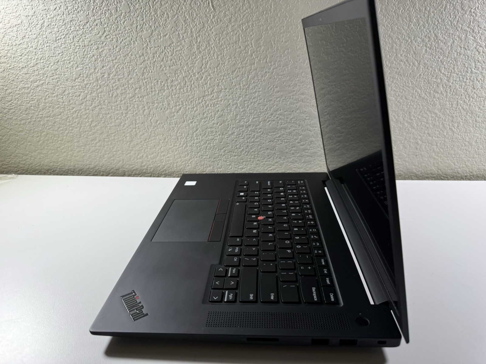 LENOVO THINKPAD P1 Gen 4 4K I7-11850H 512GB 16GB NVIDIA T1200 WIN11 NO BATTERY