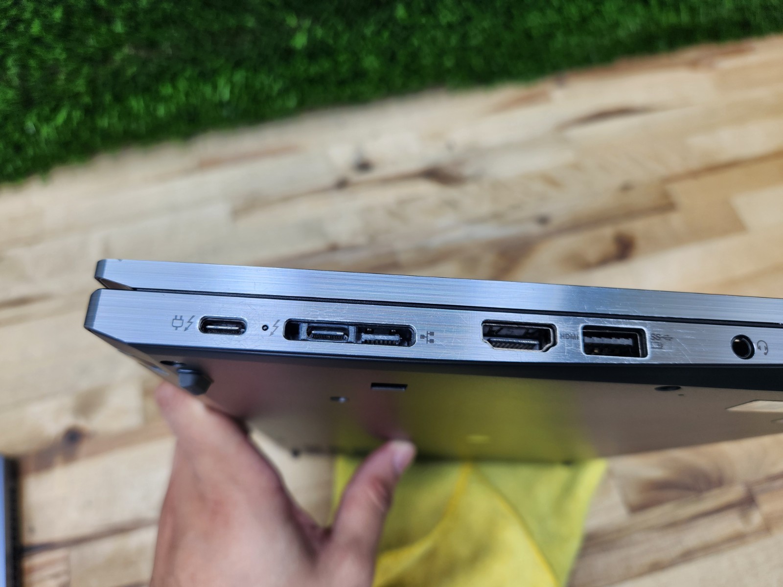 Lenovo ThinkPad X13 Gen 2 Touchscreen i7-1165G7 16GB 256GB SSD Windows 11 Pro ~