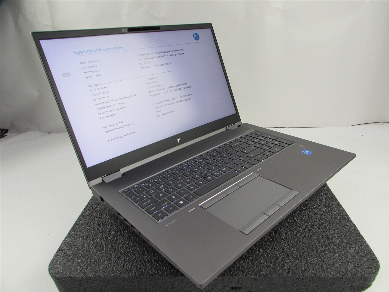 HP ZBOOK FURY 17 (G8) CORE I7-11850H 1TB SSD 32GB RAM RADEON PRO W6600M NO O.S