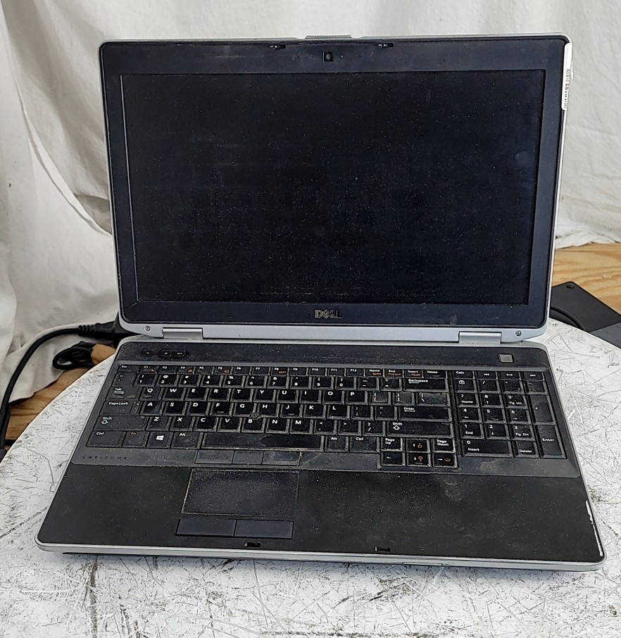 DELL LATITUDE E6530 Laptop Core I5-3230M 4GB SEE NOTES