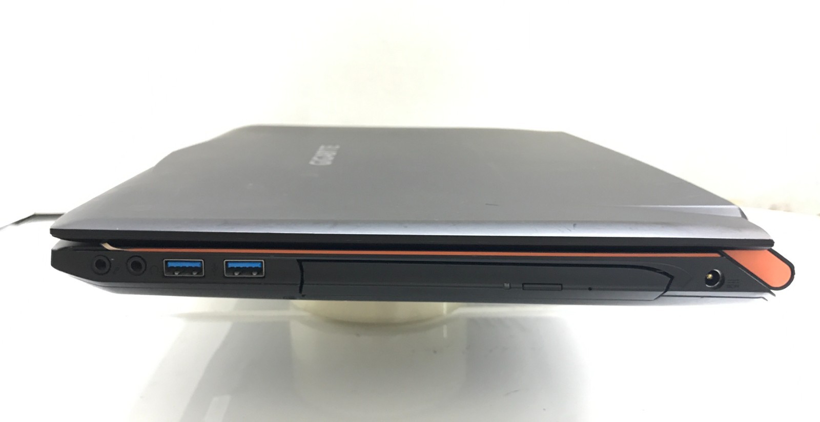 GIGABYTE P55V4 i7-5700HQ@2.70GHz 8GB RAM 128GB SSD W11P GEFORCE GTX 970M *READ