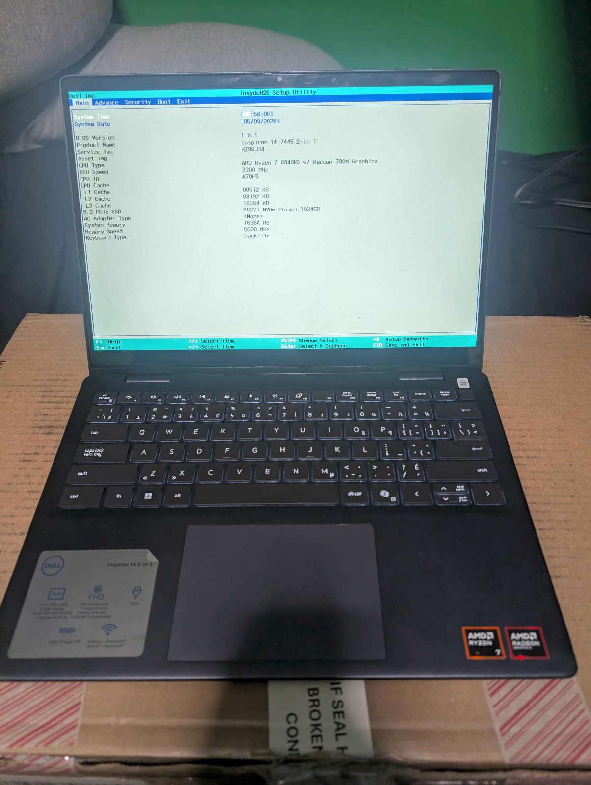 Dell Inspiron 14 7445 2-in-1 Ryzen 7 8840HS 16GB RAM 1TB SSD Touchscreen