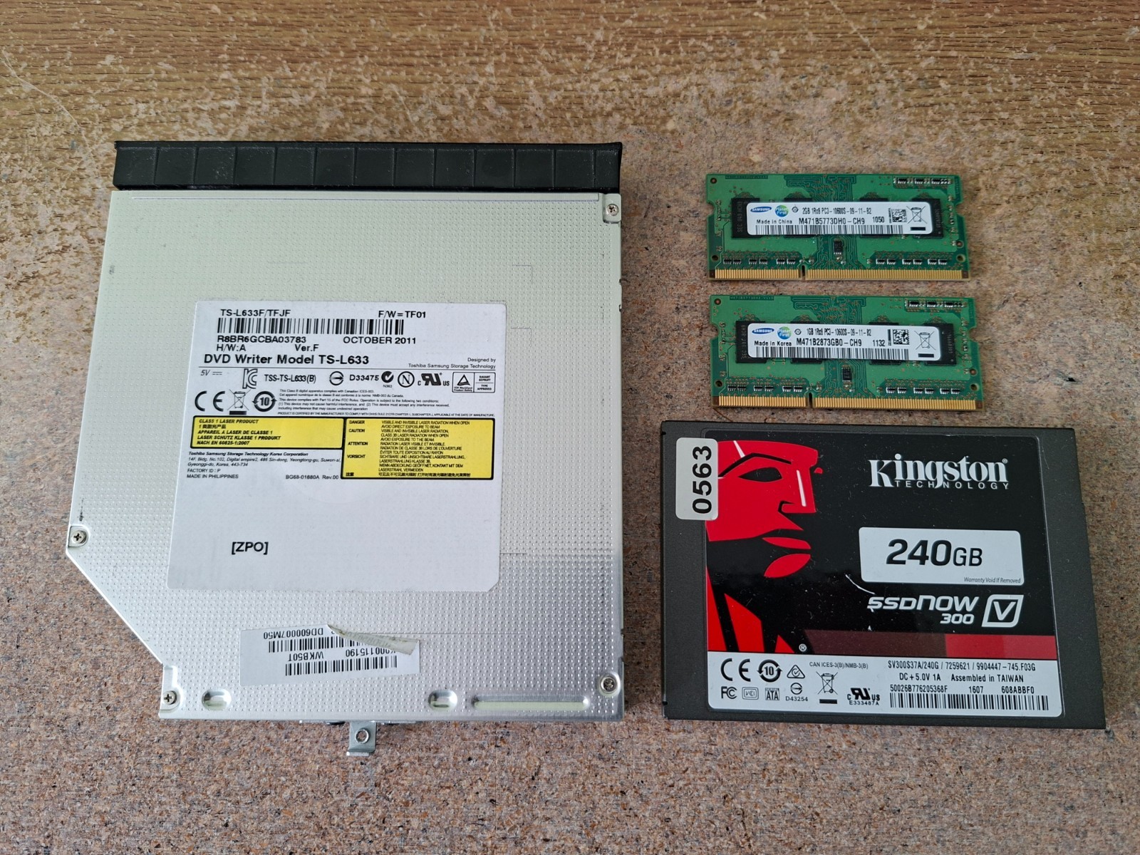 Toshiba Satellite C660D-1CV PSC1YE Laptop 15.6″ 3GB 240GB Windows Vista/7 Dual