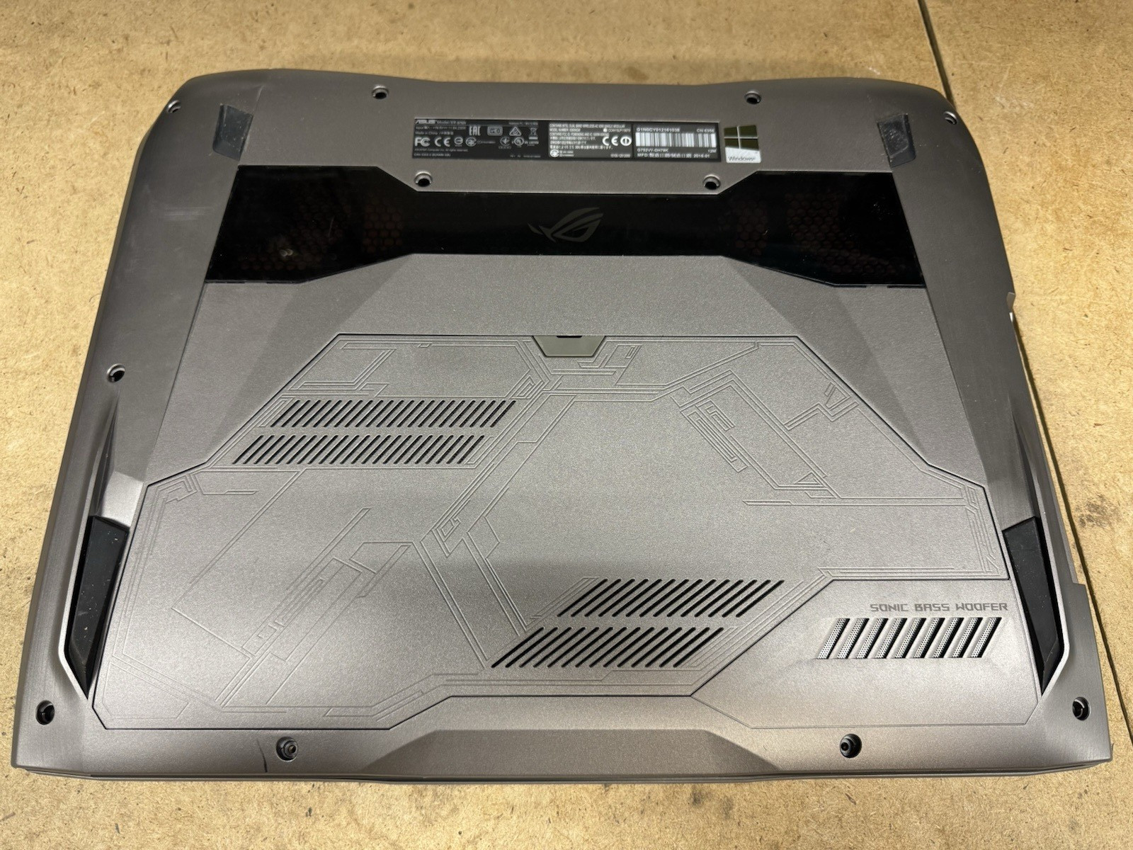 Asus G752VY-DH78K i7 6820HK GTX 980M 17.3″ IPS Laptop BAD FOR PARTS REPAIR
