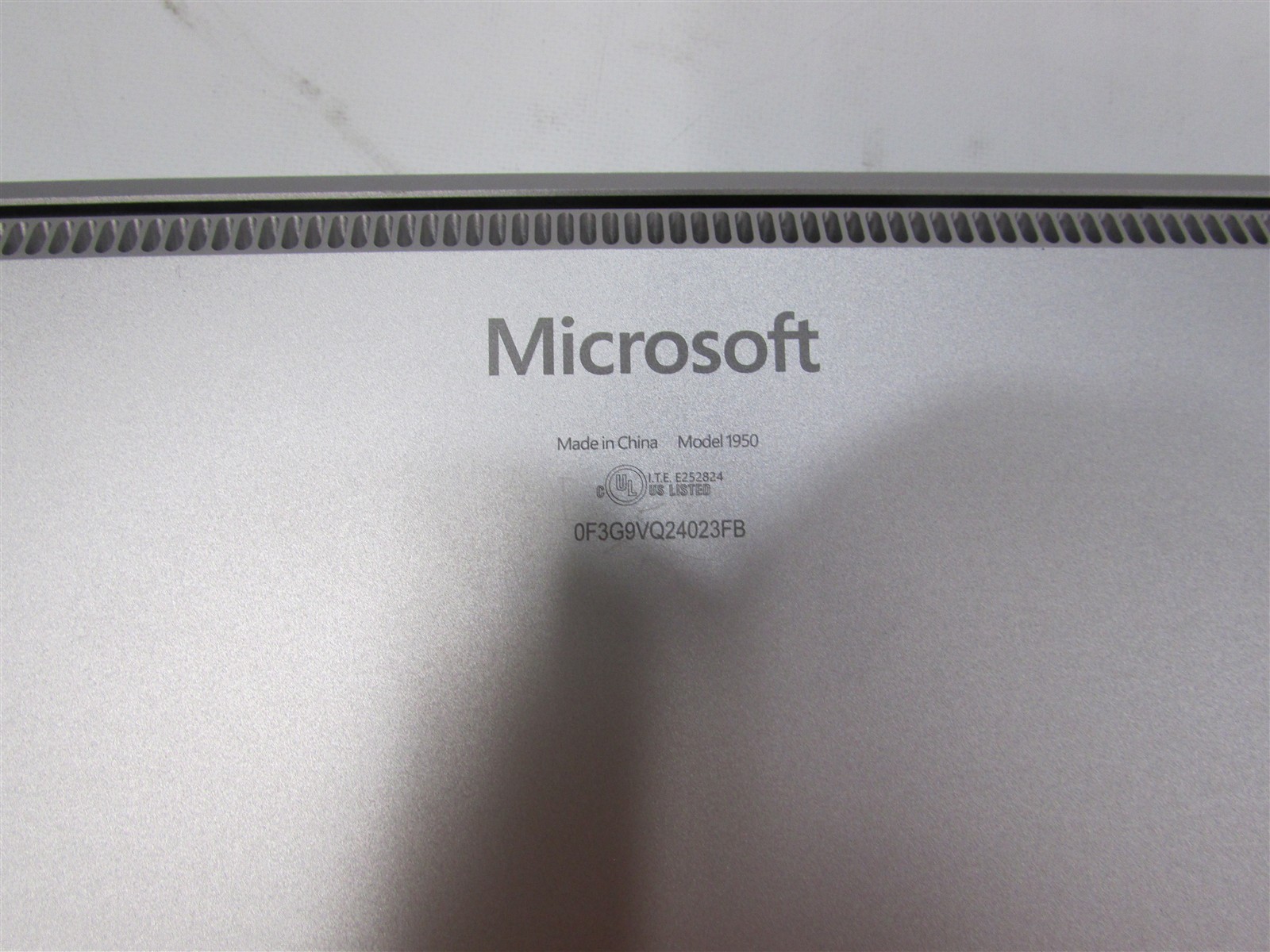 Microsoft Surface Laptop 5 1950 i7-1265U 2.7GHz 16GB RAM 256GB 13.5″ W11 Pro DMG