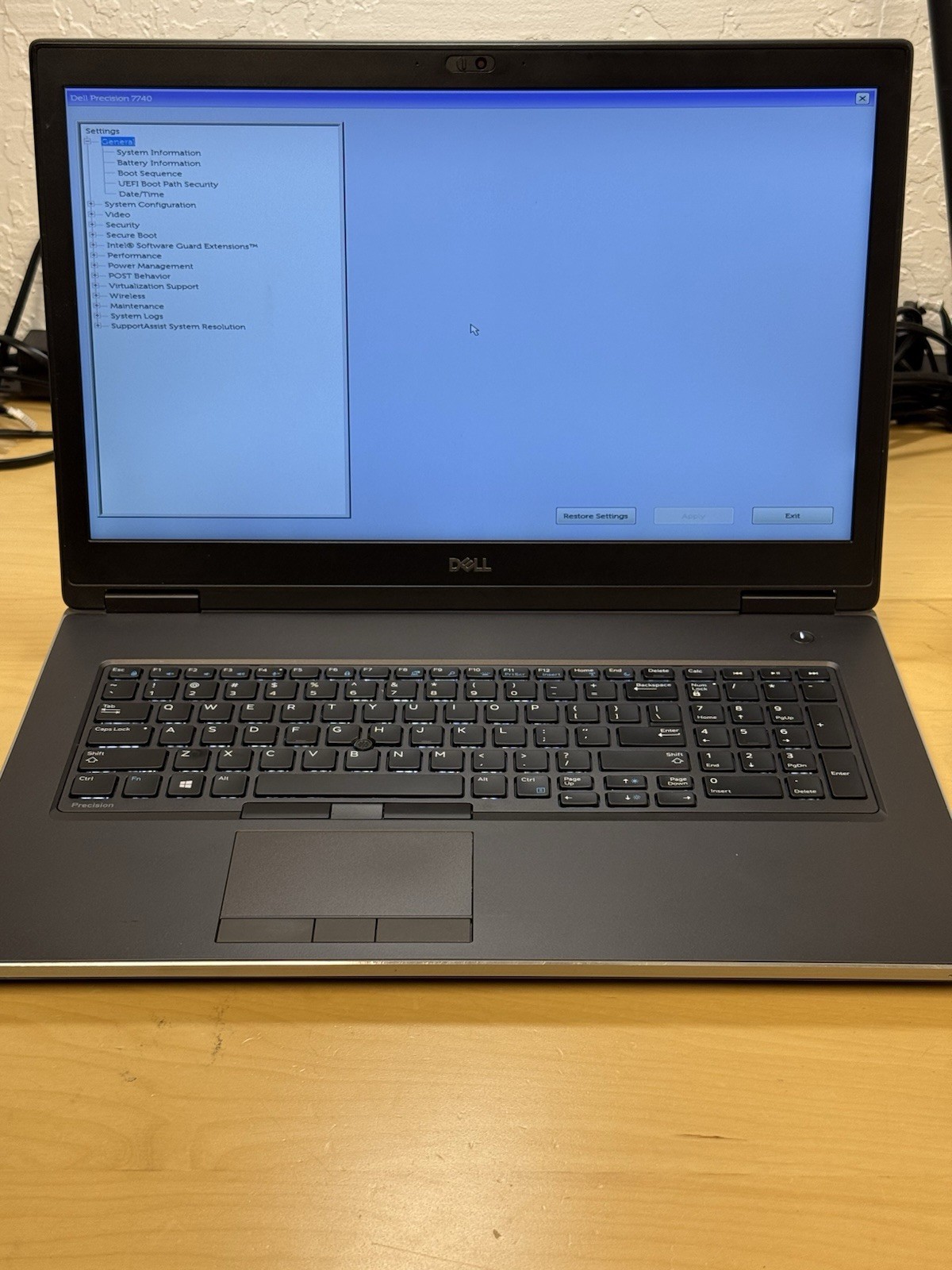 Dell Precision 7740 Xeon E-2276M 2.80GHz / 32GB RAM / 512GB SSD RTX 3000 NO OS