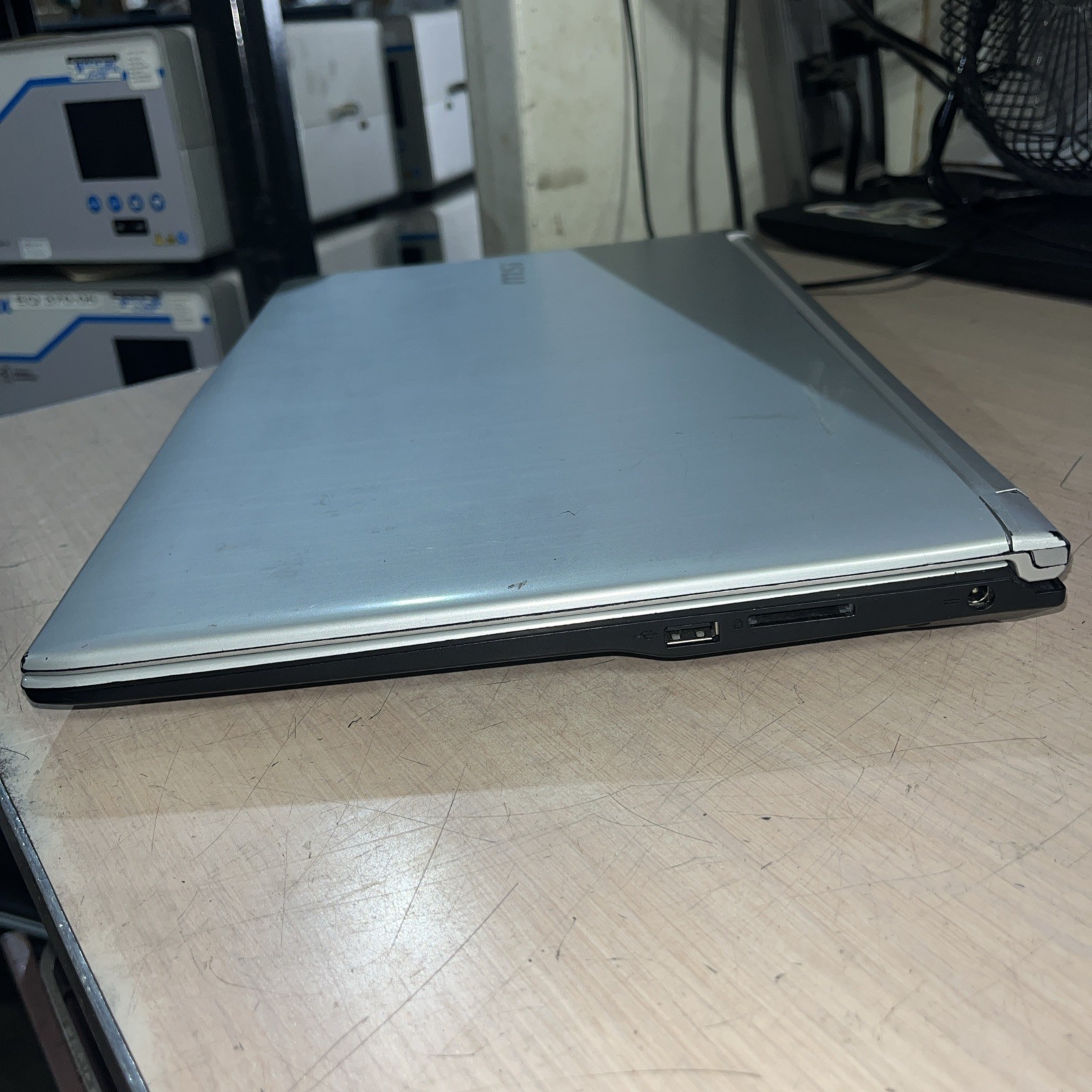 MSI MJ-16JD INTEL CORE I5 7TH GEN 8GB RAM NO HD