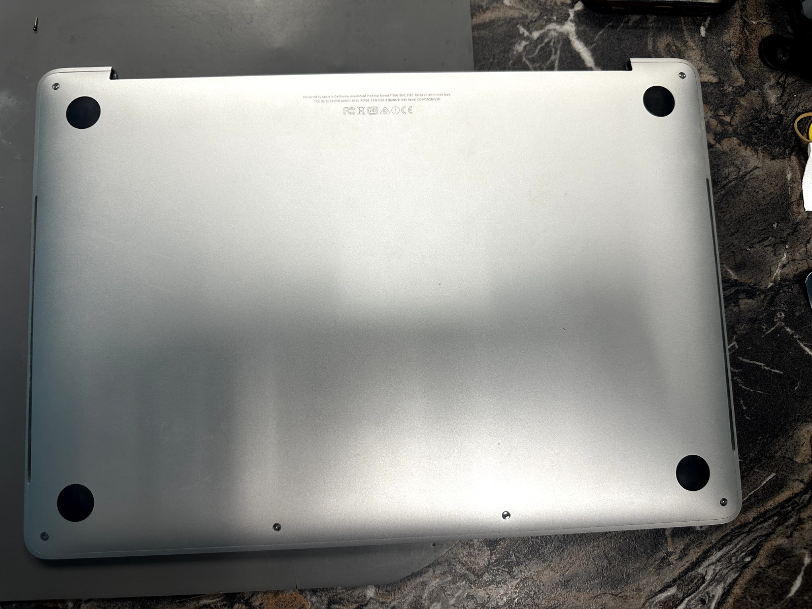 Macbook Pro 2017 A1707 EMC 3162 ⚠️DEAD WATER DAMAGE ⚠️