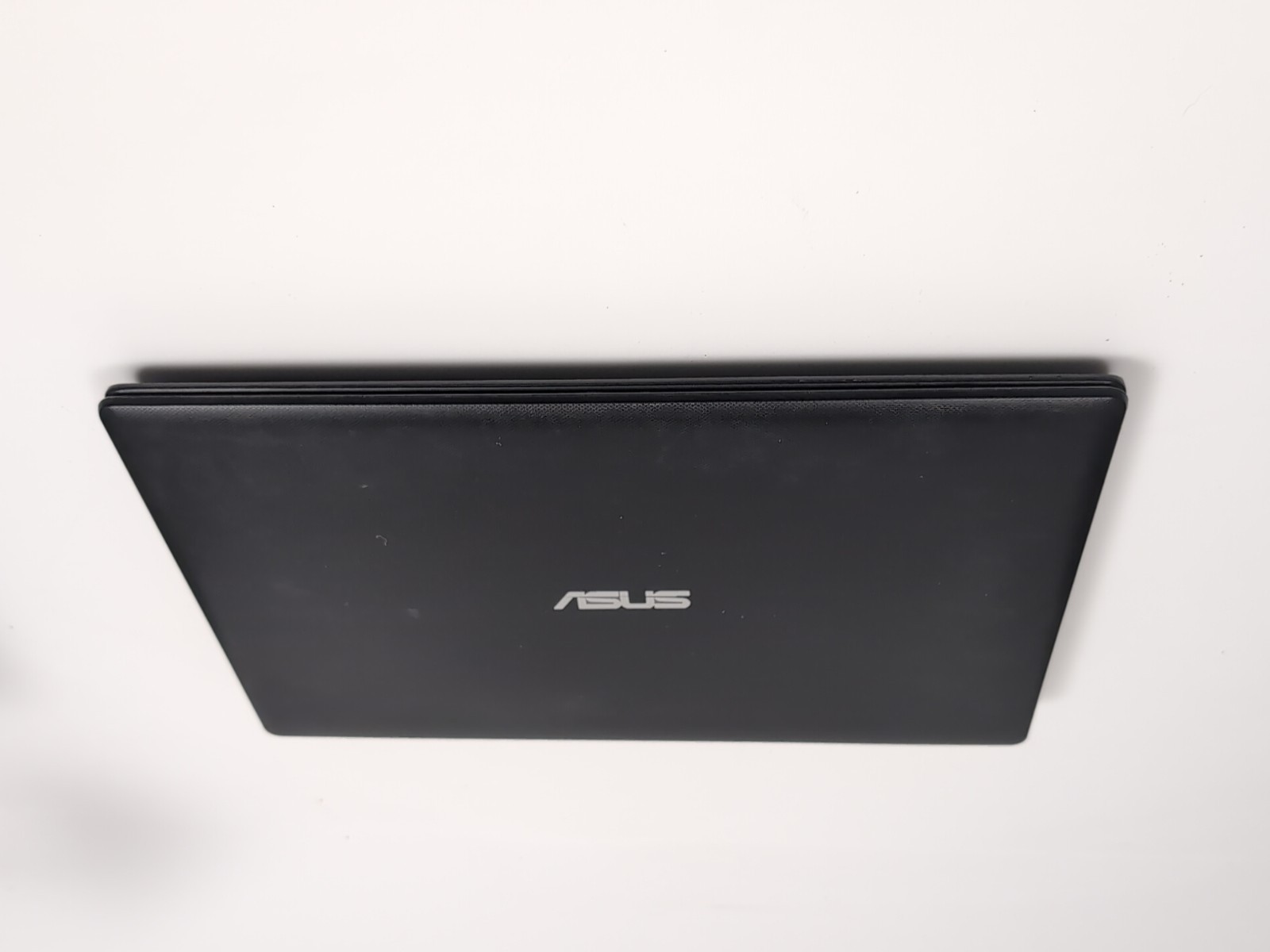 ASUS X551M 15.6 Intel Celeron N2840 @ 2.16GHz 500Gb 4 GB RAM No Power Adapter