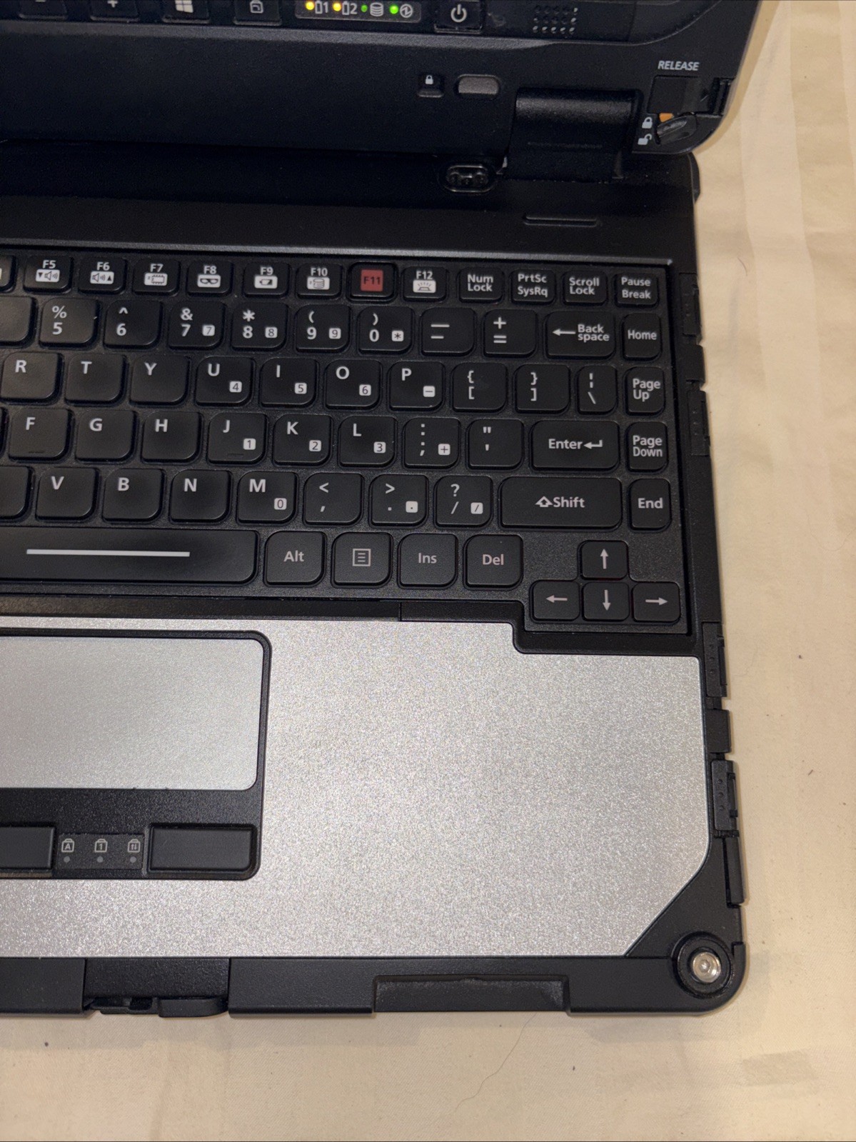 Panasonic Toughbook CF-33 Core i5 7300U 2.6GHz 8GB 256gb NVME SSD W11 Pro