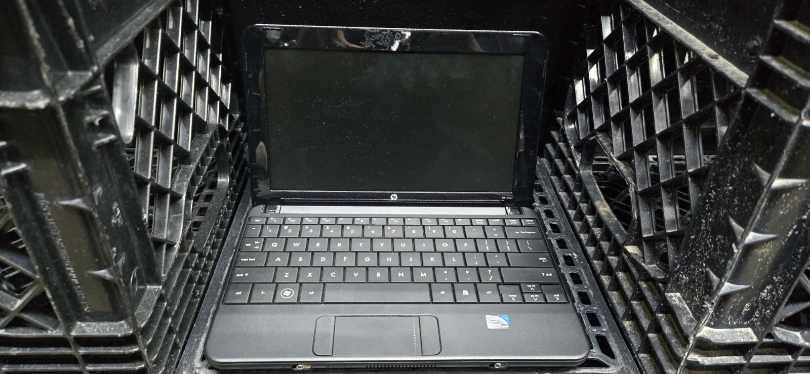 HP Mini 110 Netbook Black 10.1″ Intel Atom 1.60GHz Windows XP Pro Edition