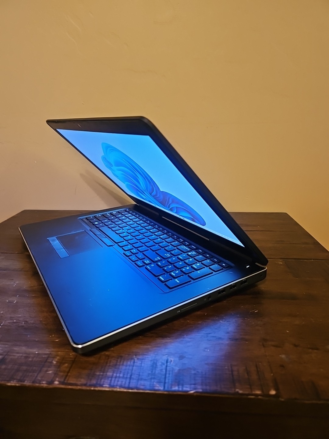 Dell Precision 7720 Intel i7-7820HQ 16GB RAM 512GB SSD W11P