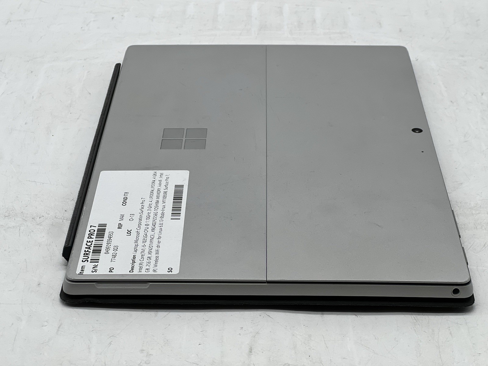 Mircosoft Surface Pro 7, i5-1035G4 CPU @ 1.10GHz, 8GB RAM, 256GB NVMe-No OS/AC