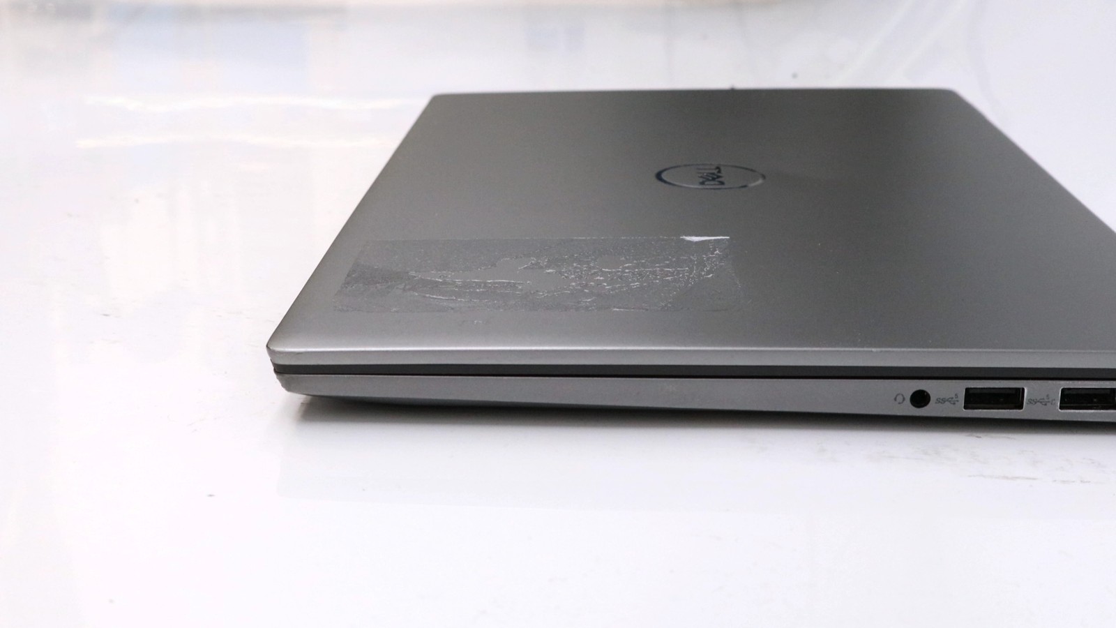 Dell Latitude 7440 14″ i7-1365u 32GB 512GB – Fair