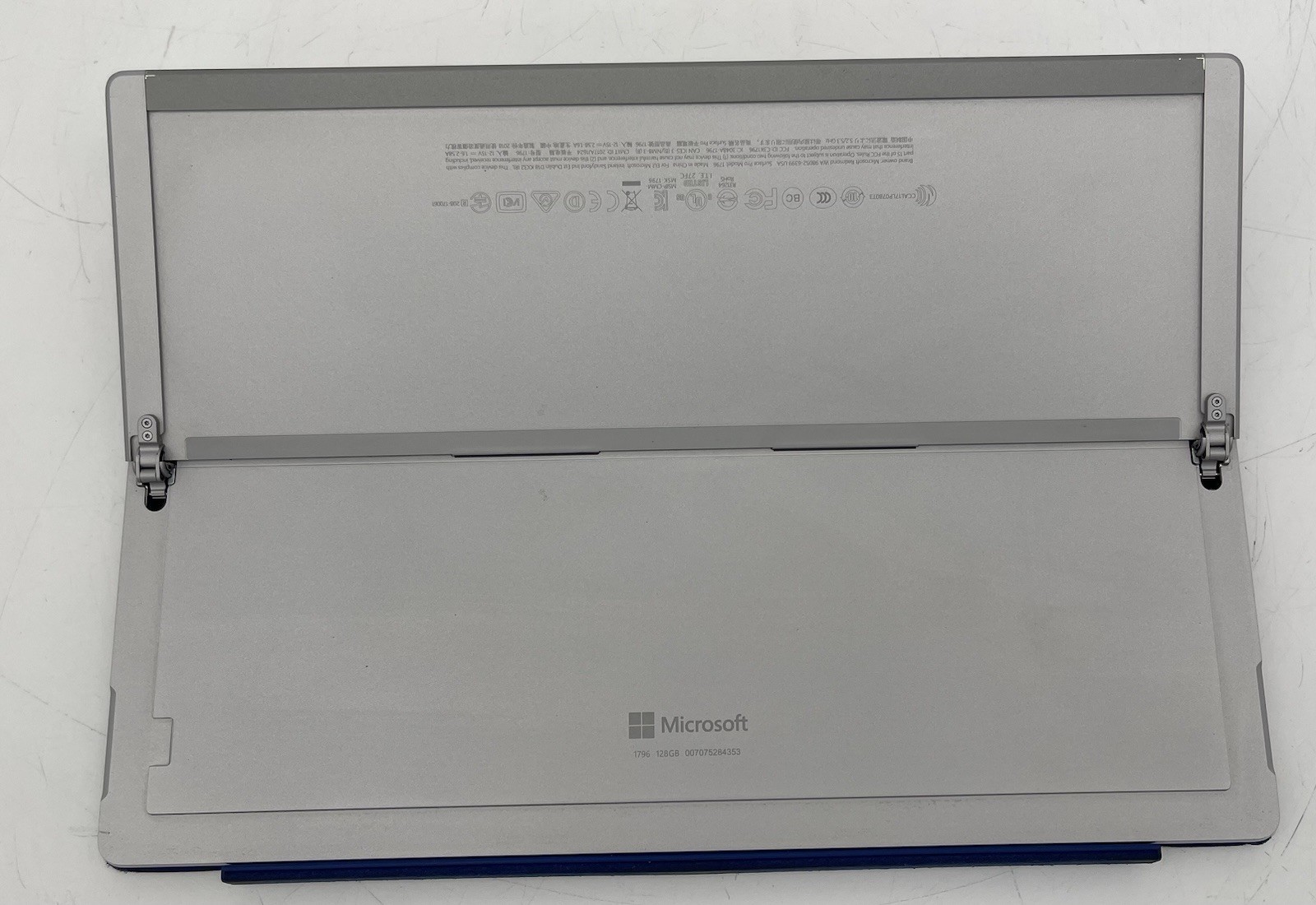 Microsoft Surface Pro 6 1796 12.3″ PC w/ i5-8250U 1.6GHz CPU 128GB SSD 8GB RAM